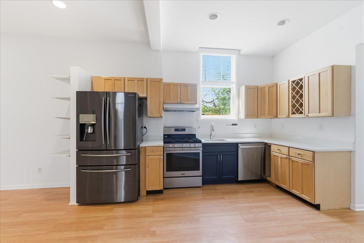 235 OGDEN AVE Unit: 1