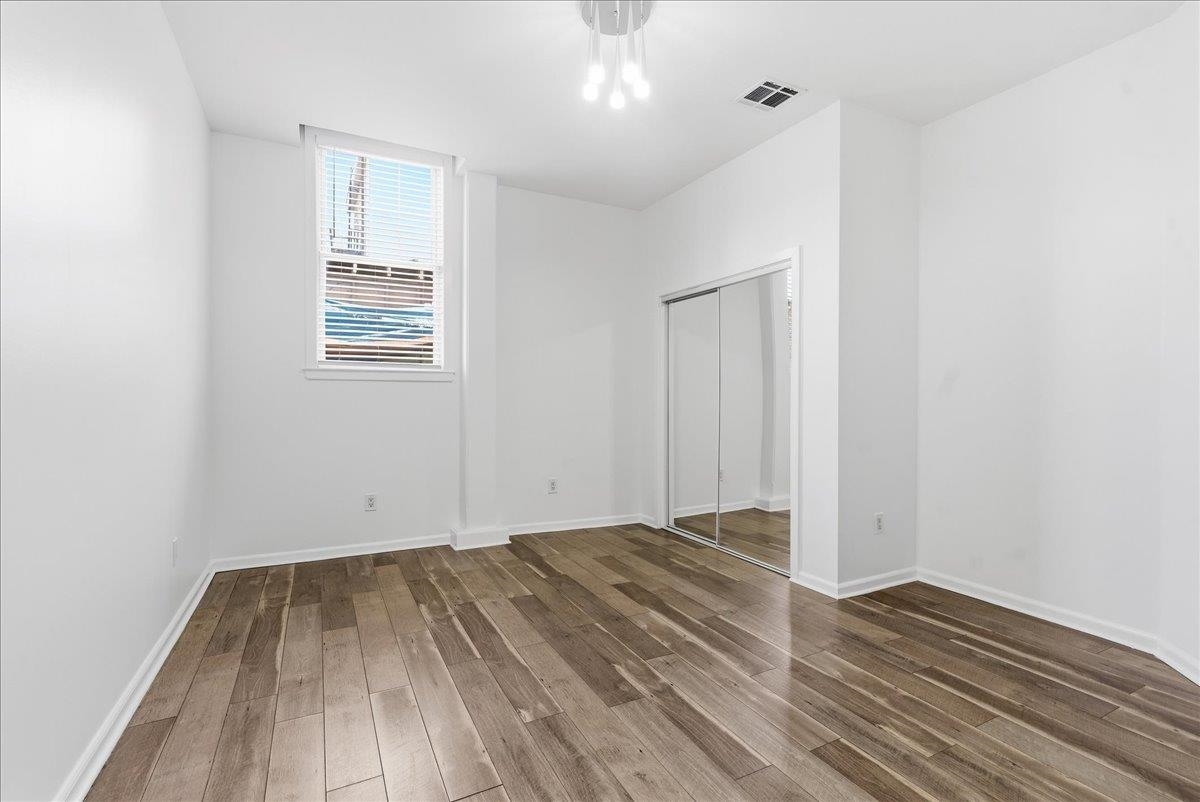 235 OGDEN AVE Unit: 1