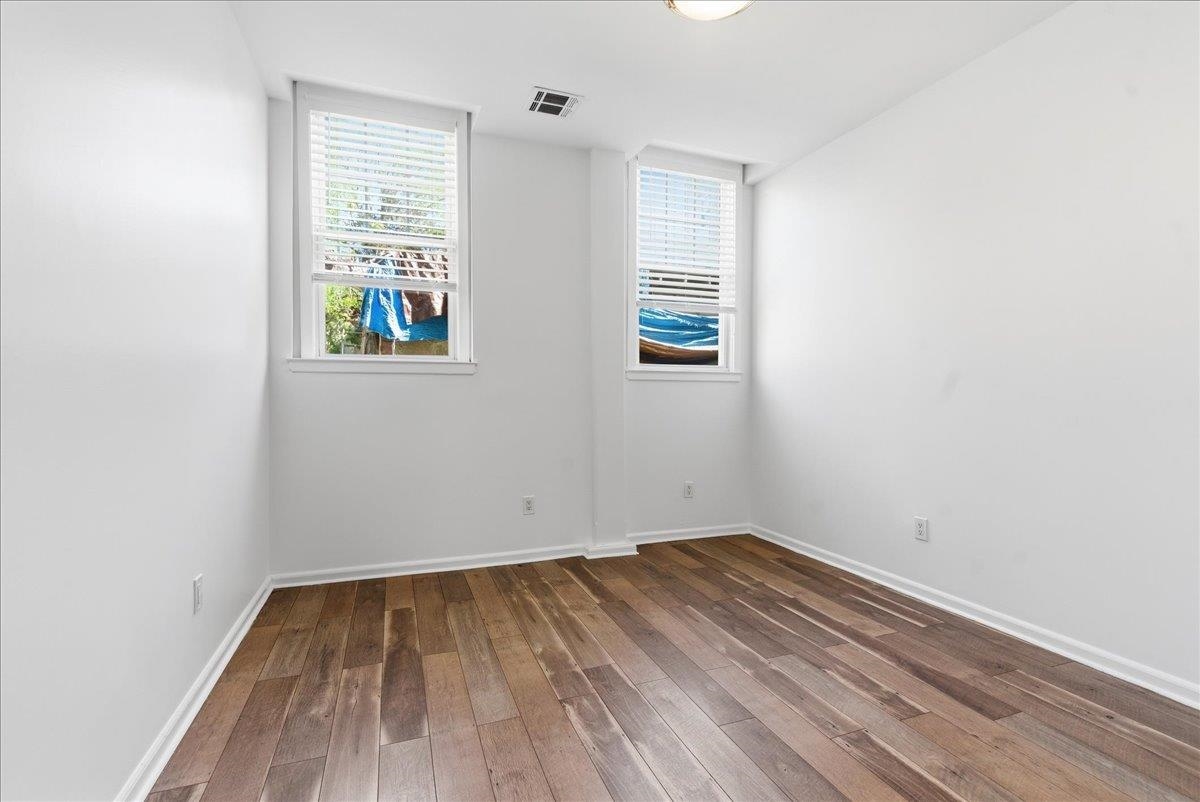 235 OGDEN AVE Unit: 1