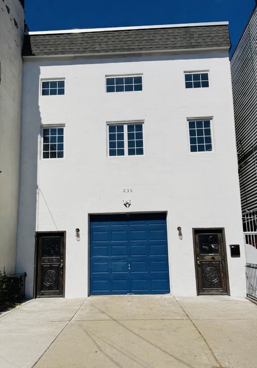 235 OGDEN AVE Unit: 1