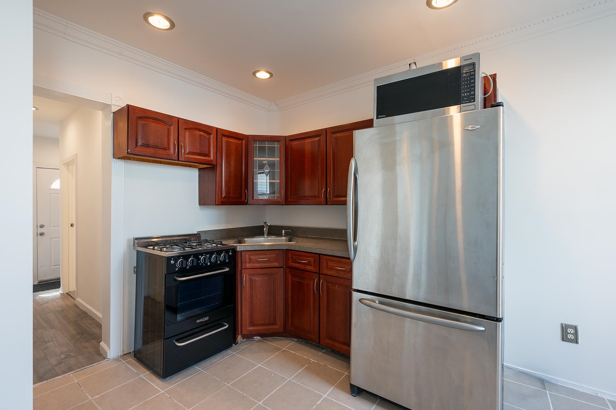48 RAVINE AVE Unit: 1