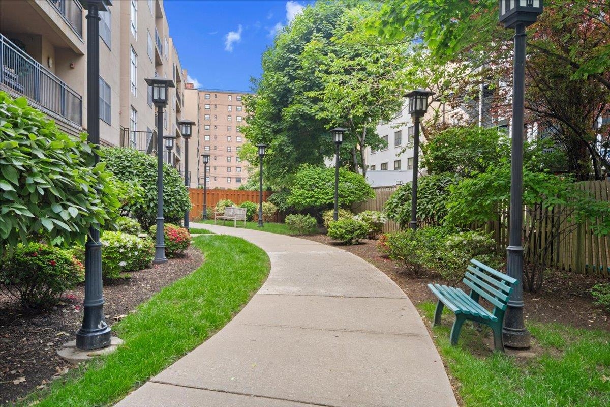 650 2ND ST Unit: 2D