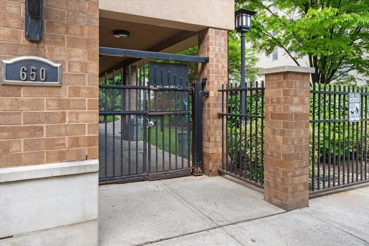 650 2ND ST Unit: 2D