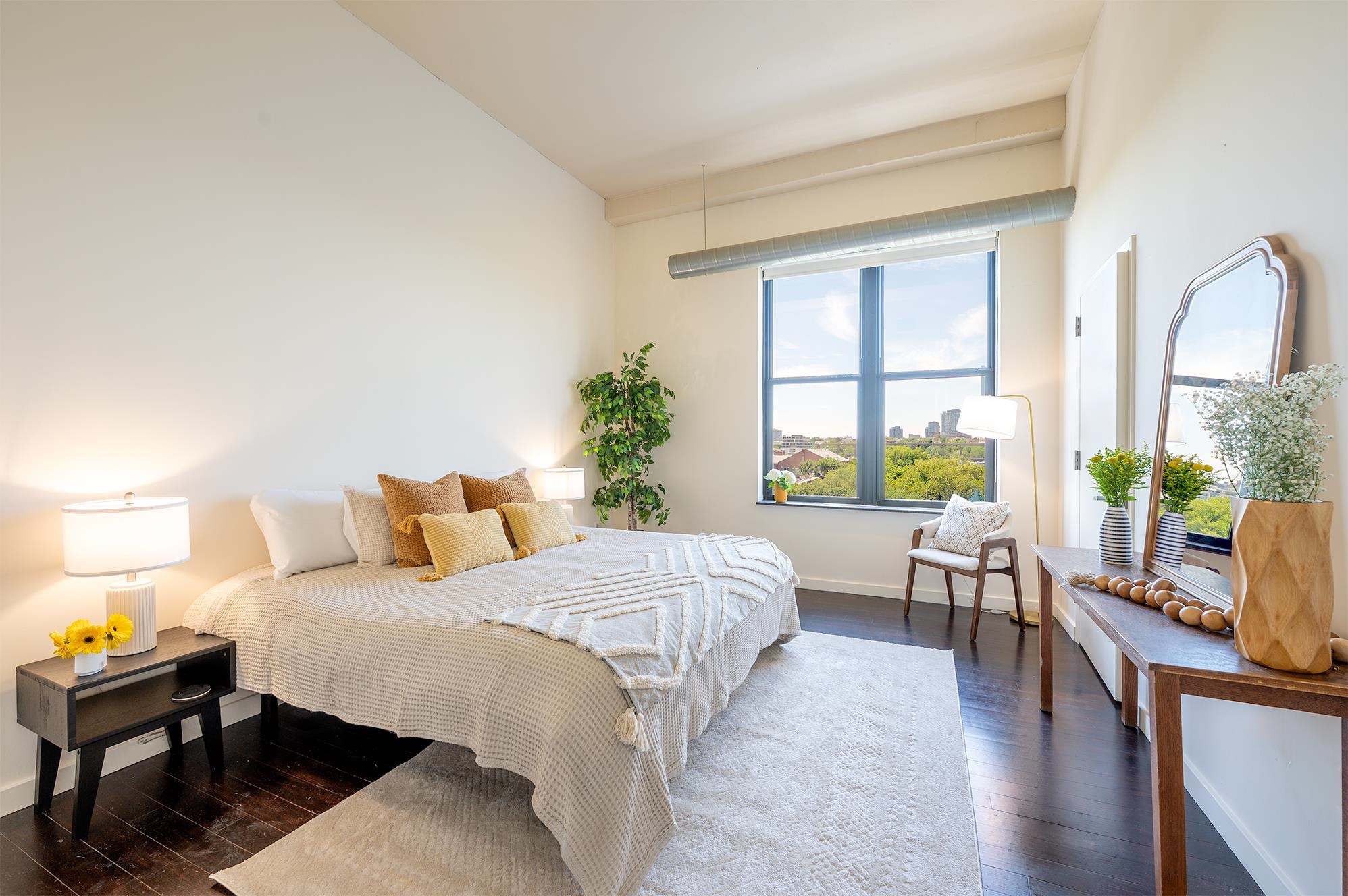 232 PAVONIA AVE Unit: 717