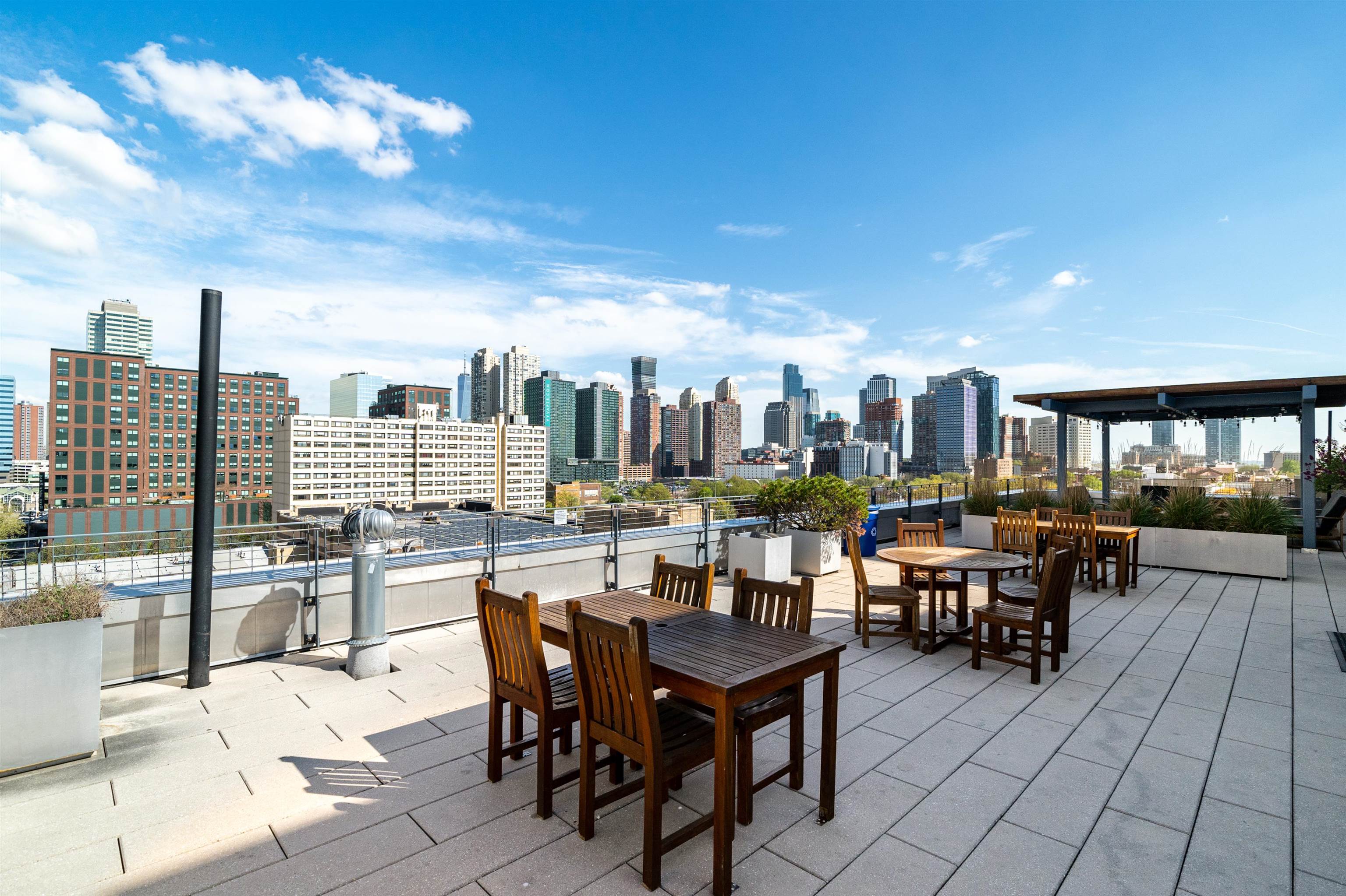 232 PAVONIA AVE Unit: 717