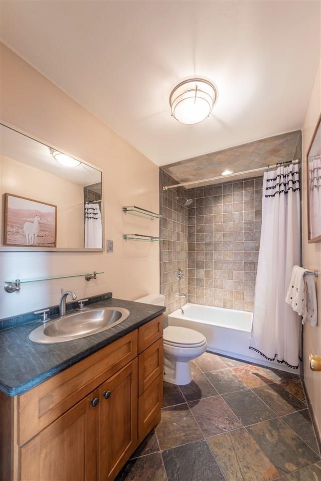 208 WILLOW AVE Unit: 405