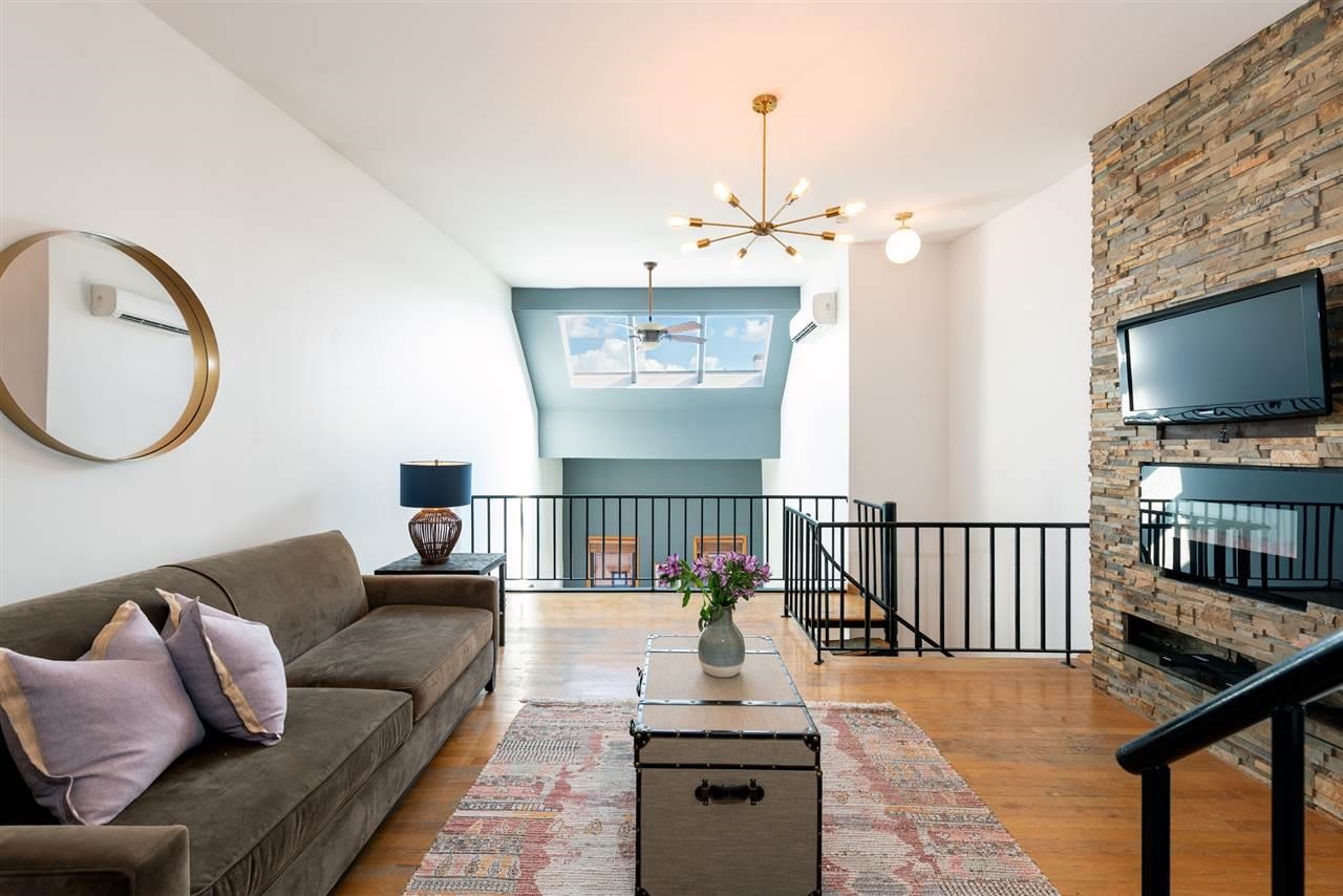 208 WILLOW AVE Unit: 405