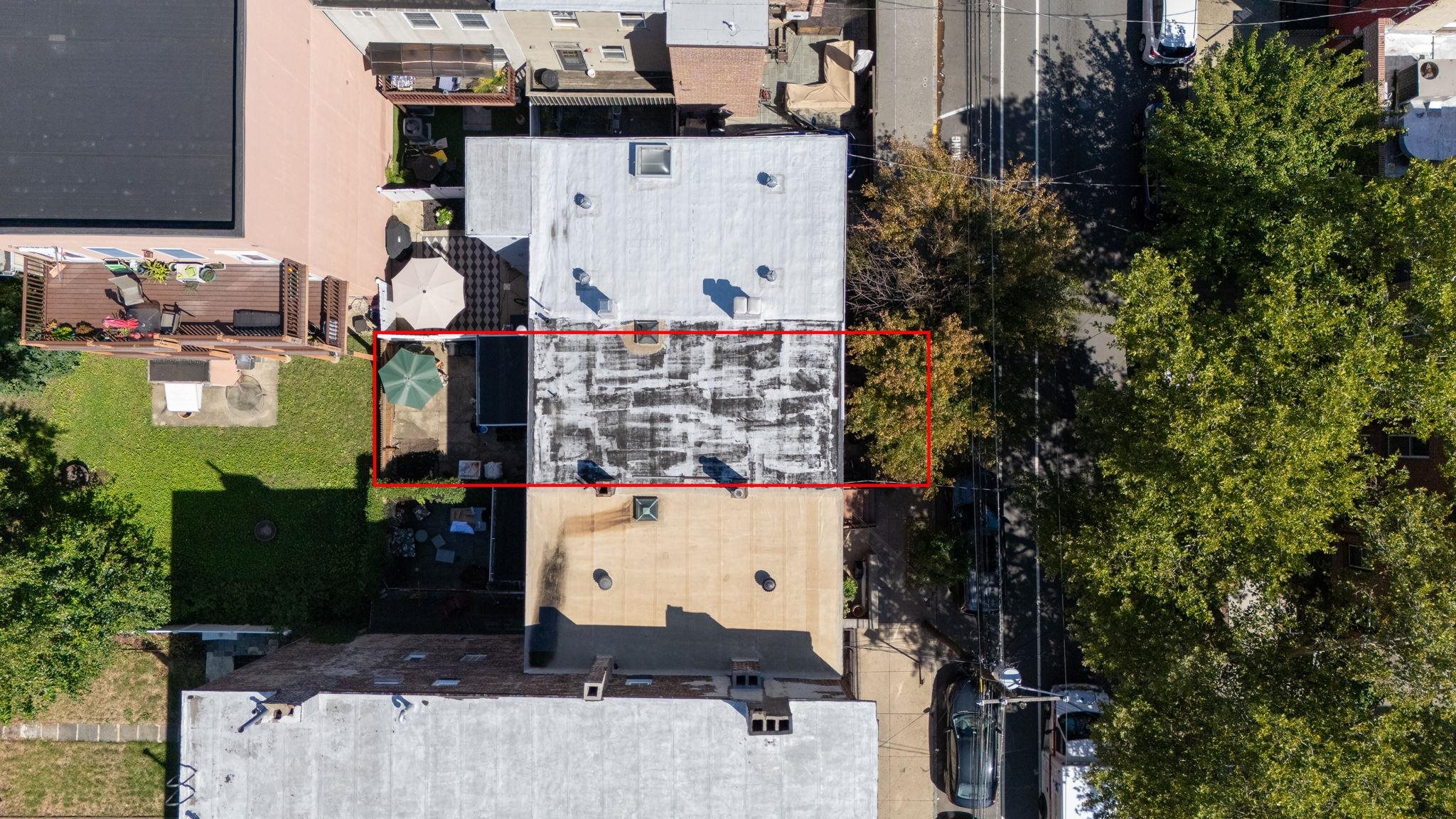 495.5 MONMOUTH ST