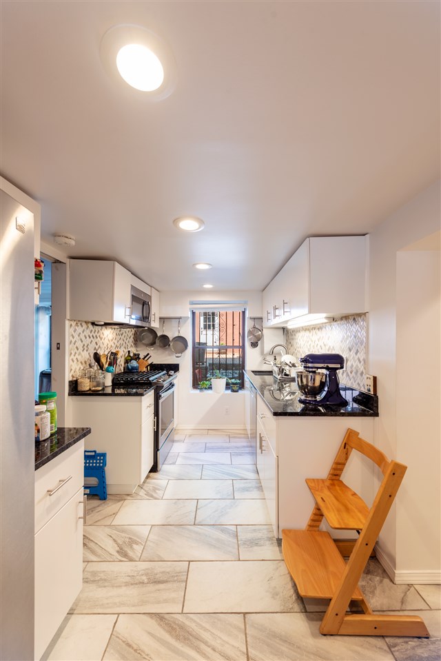 280 5TH ST Unit: 1