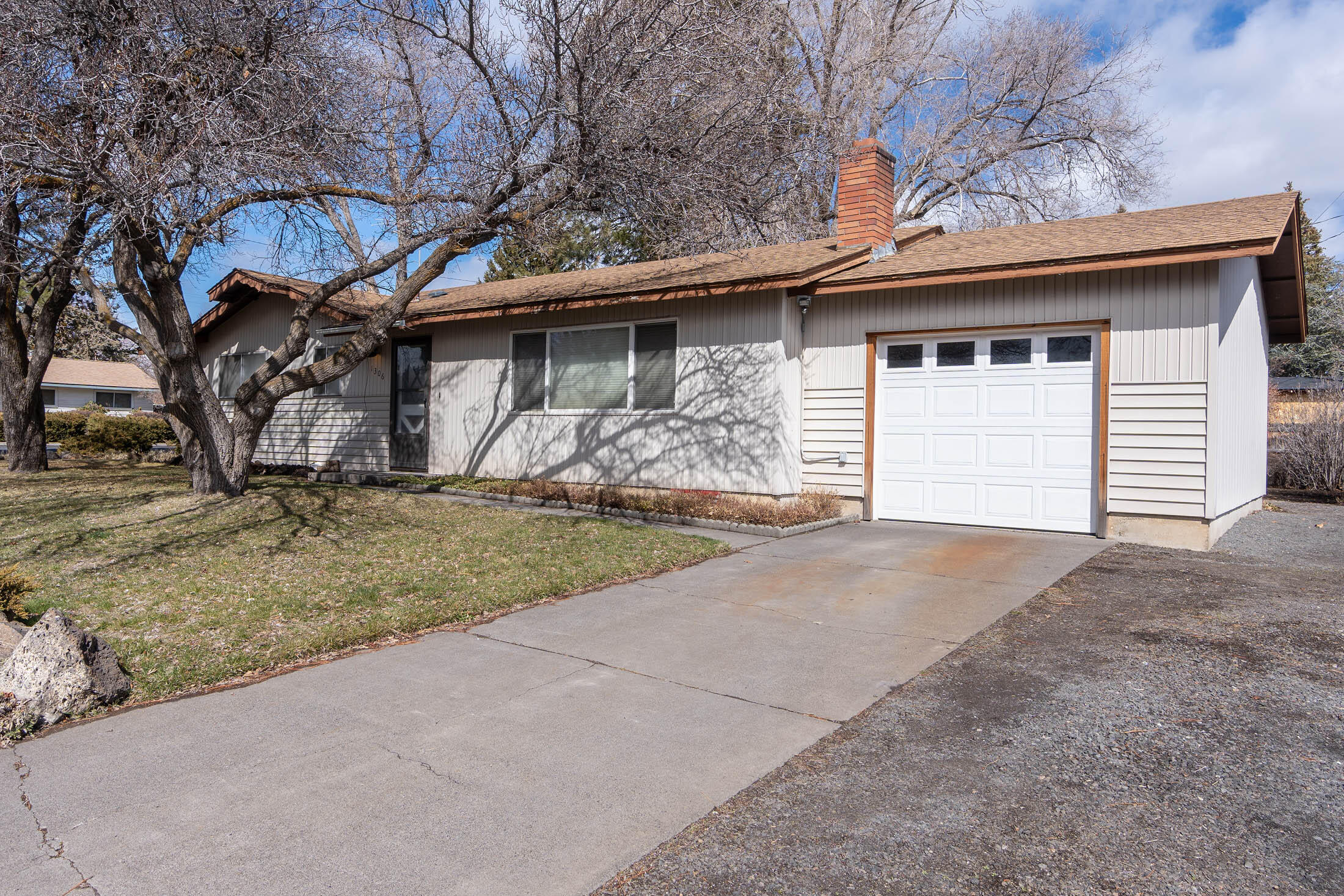 1306 NE Thompson Drive