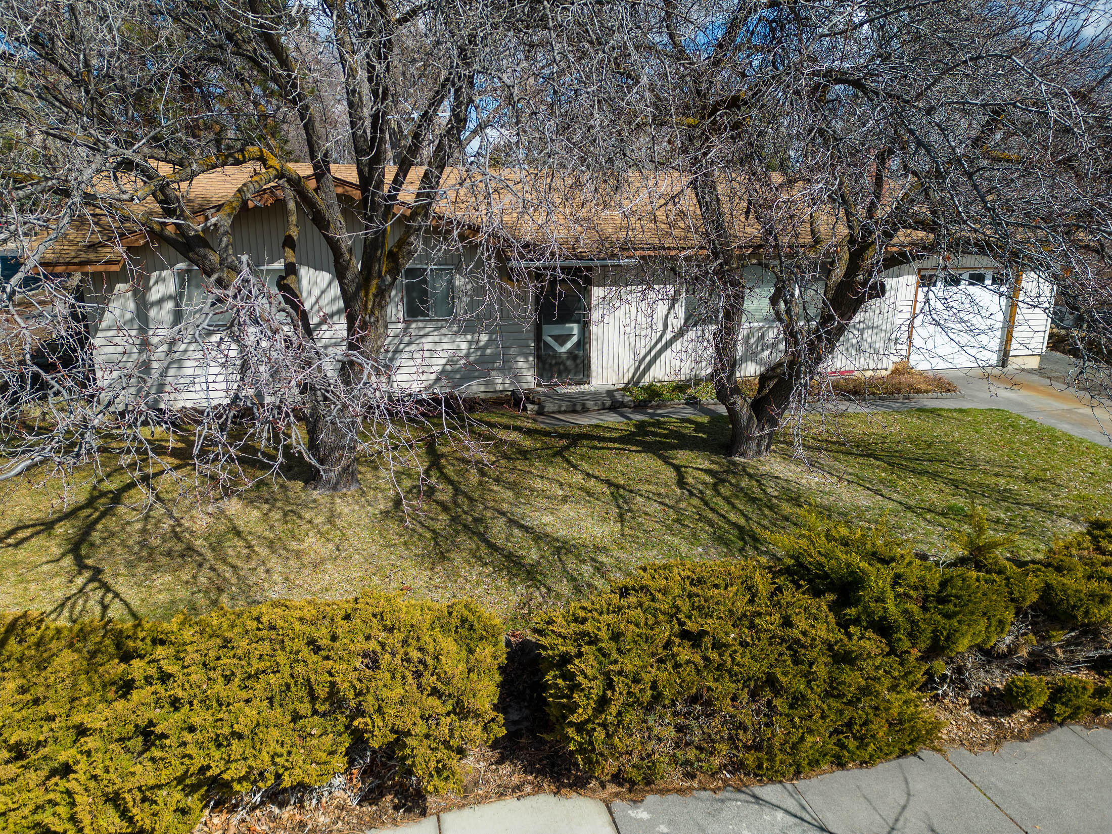 1306 NE Thompson Drive