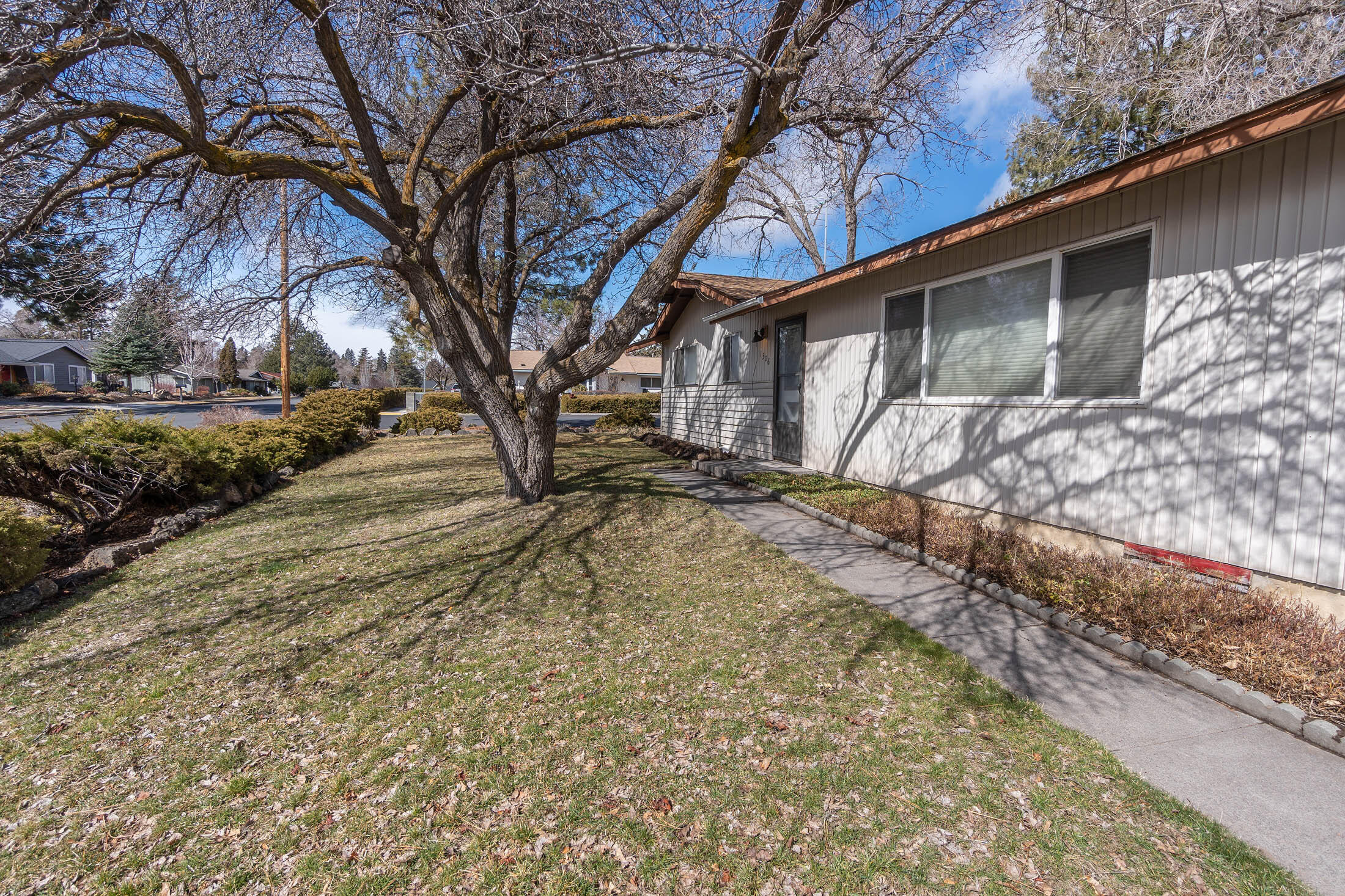 1306 NE Thompson Drive