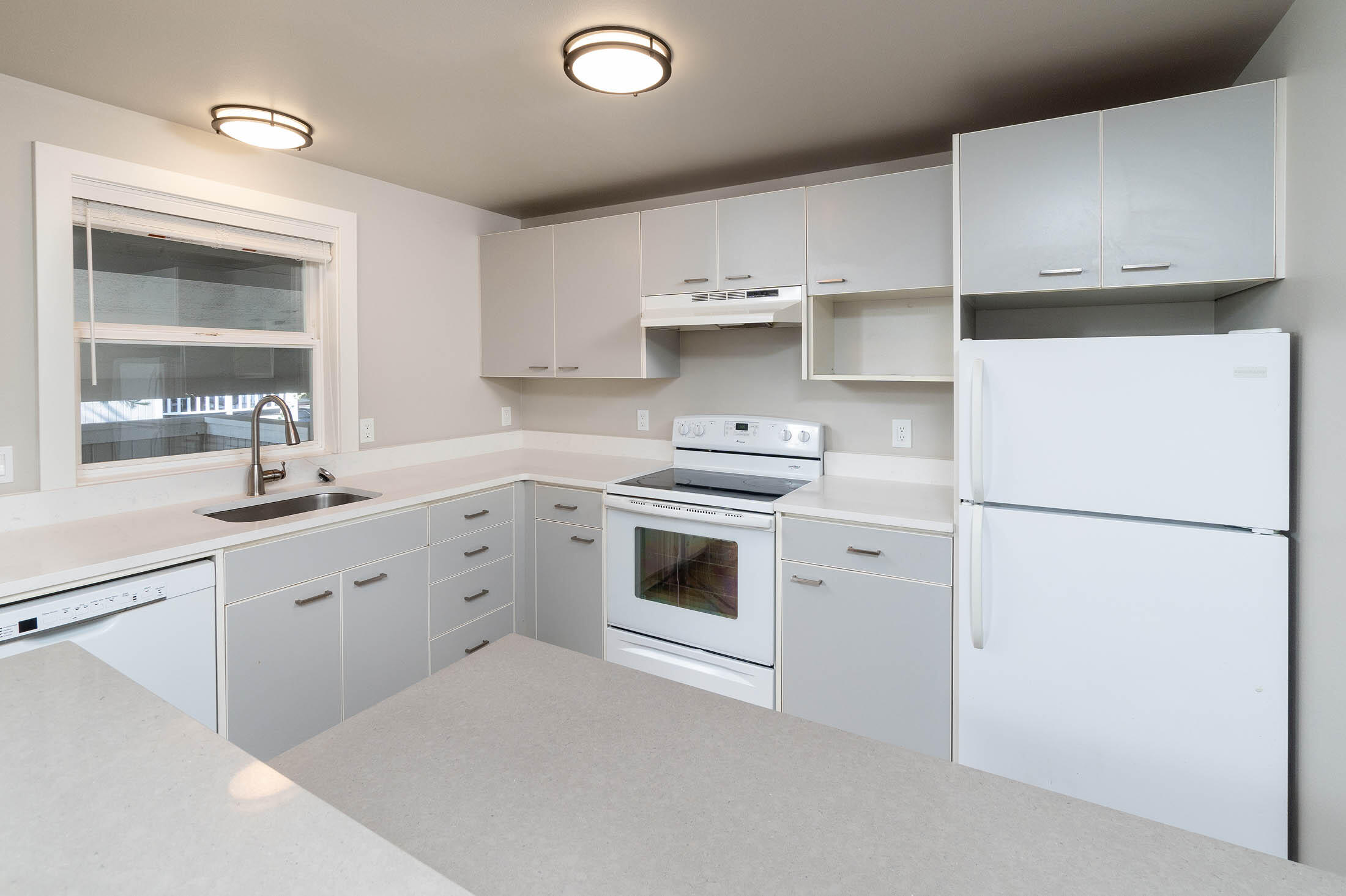 1439 NW Juniper Street Unit: APT 12