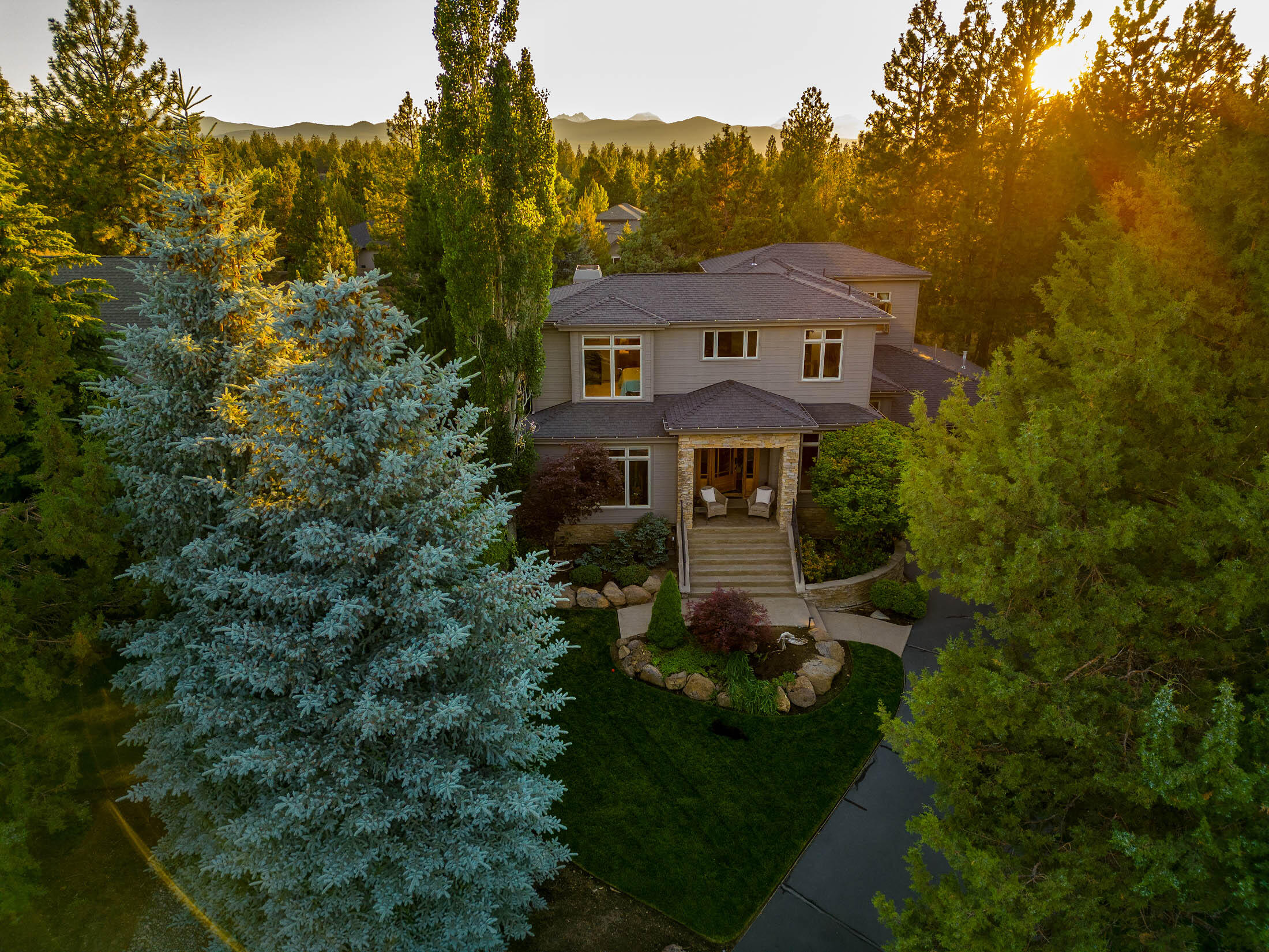 3237 NW Melville Drive