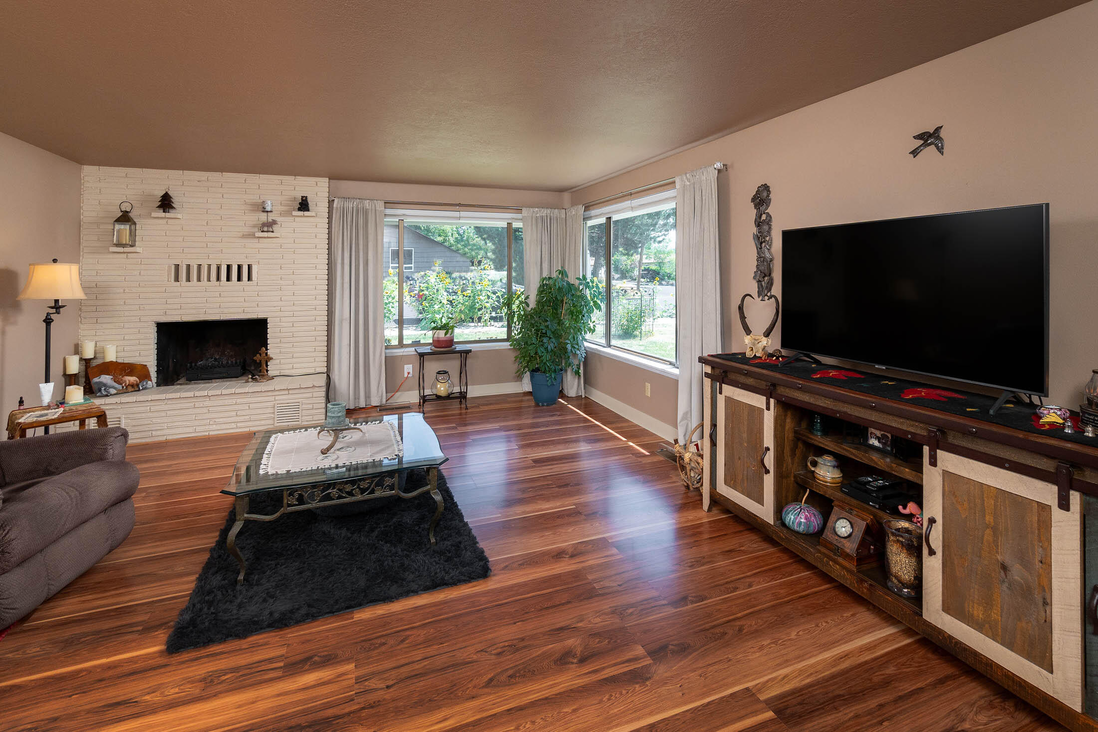697 SE 3rd Street