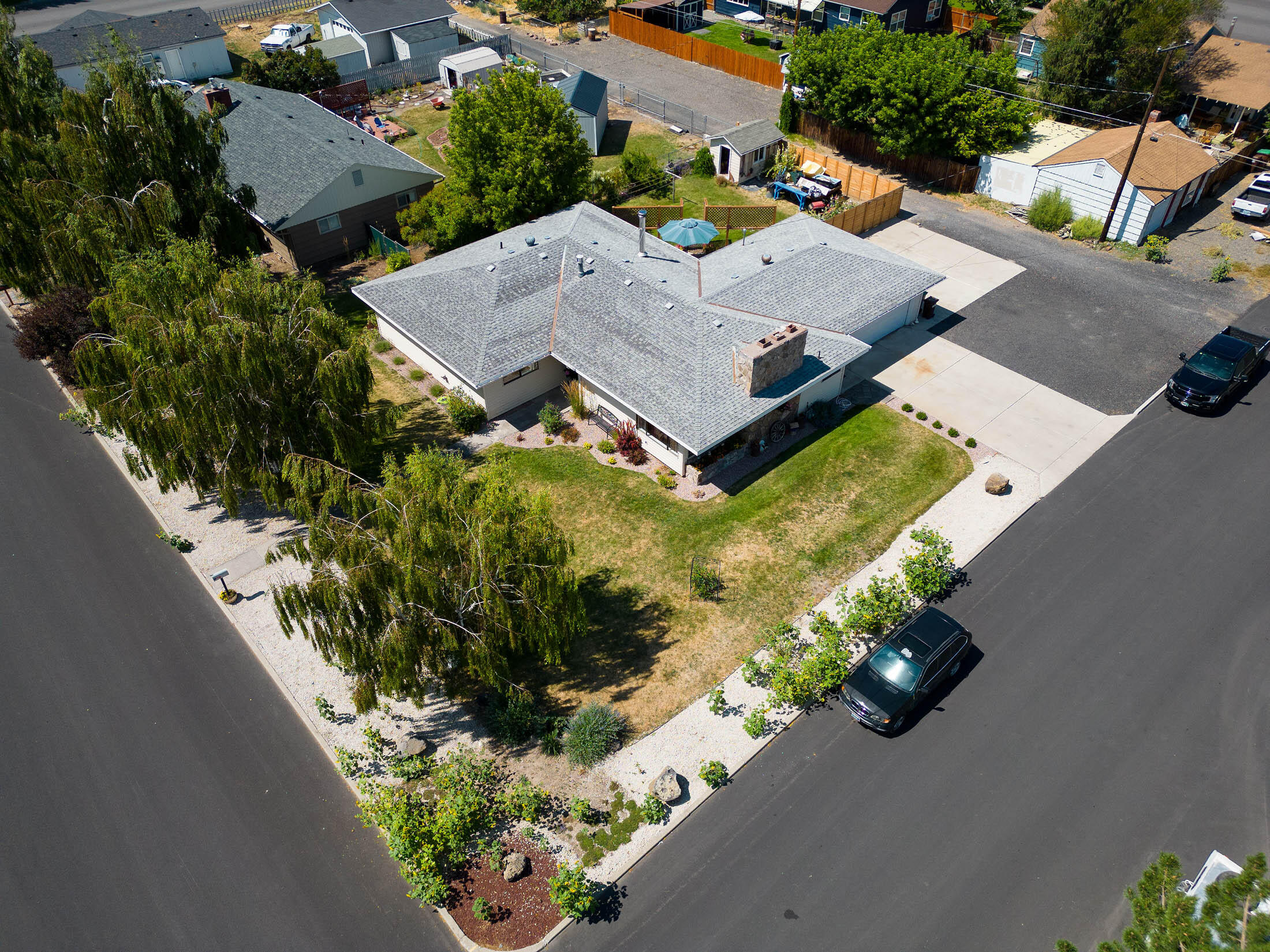 697 SE 3rd Street