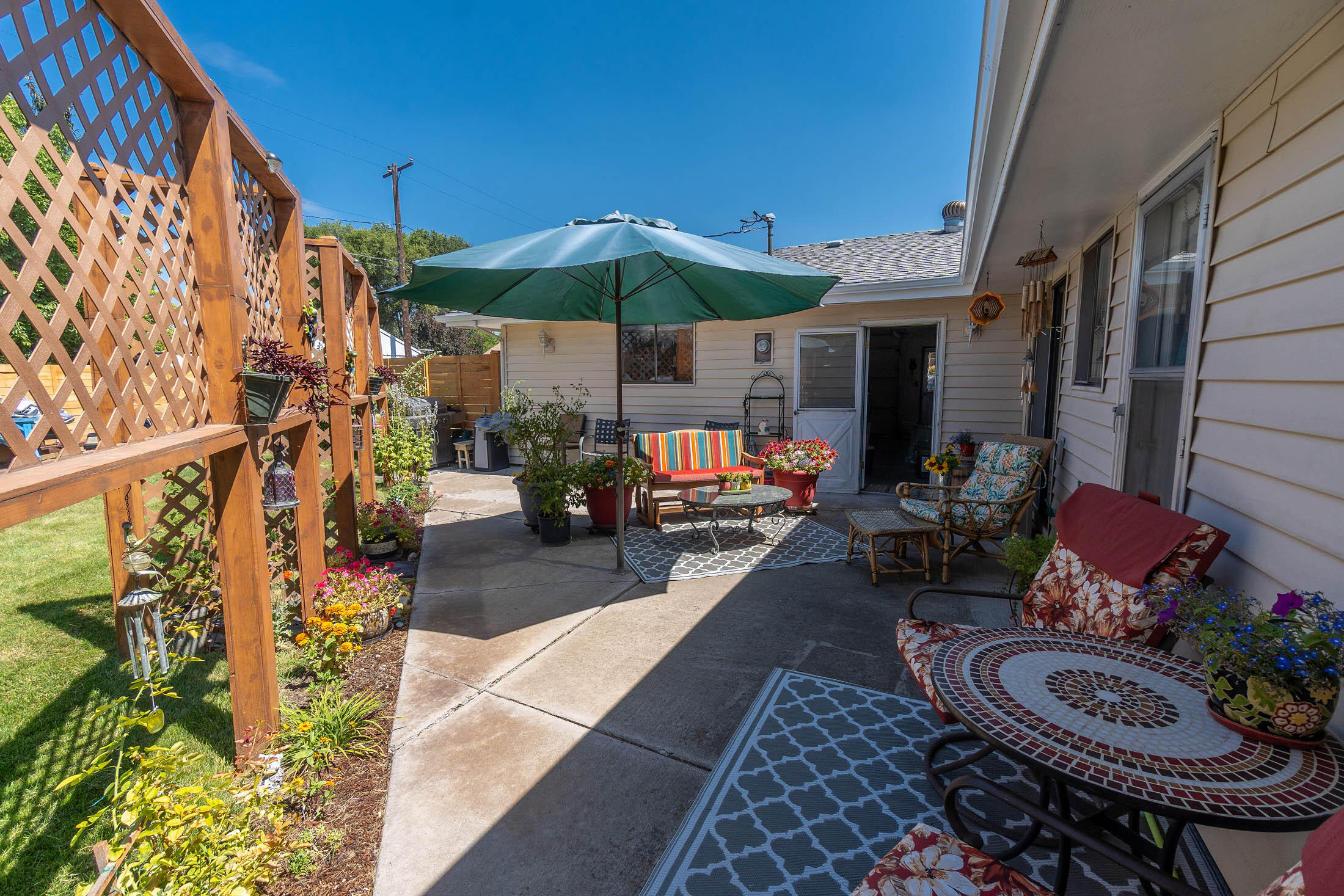 697 SE 3rd Street