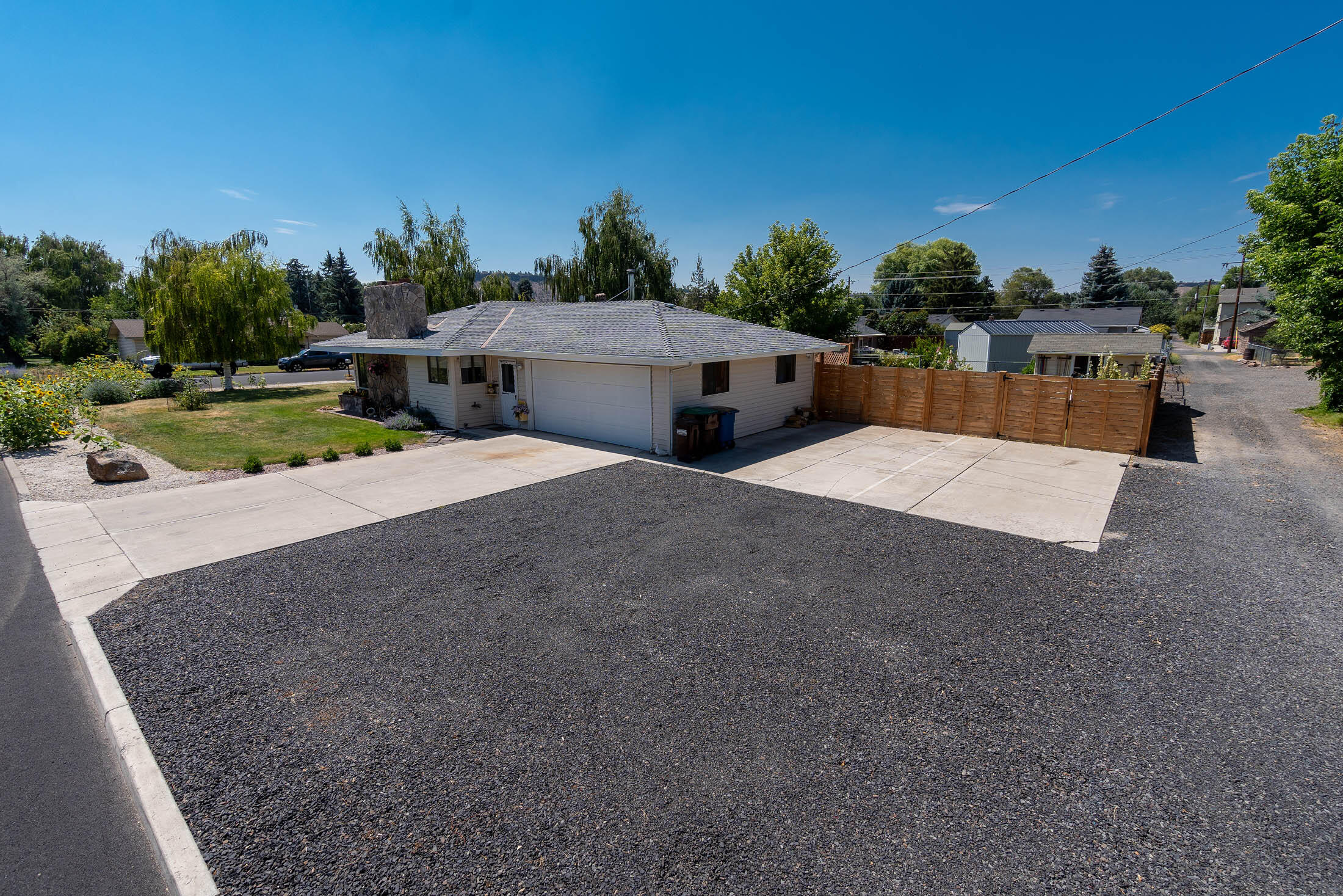 697 SE 3rd Street