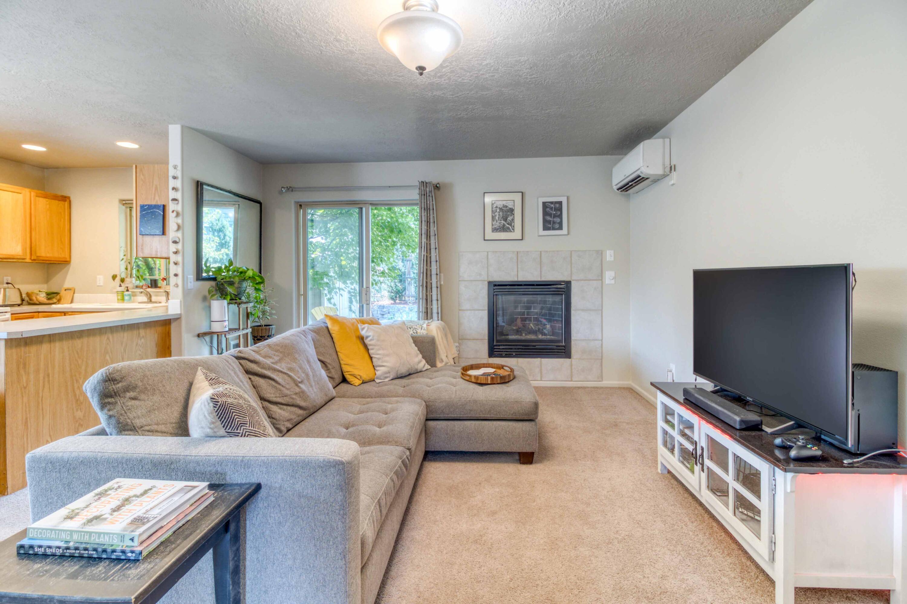 1359 NE Dawson Drive Unit: 1 & 2