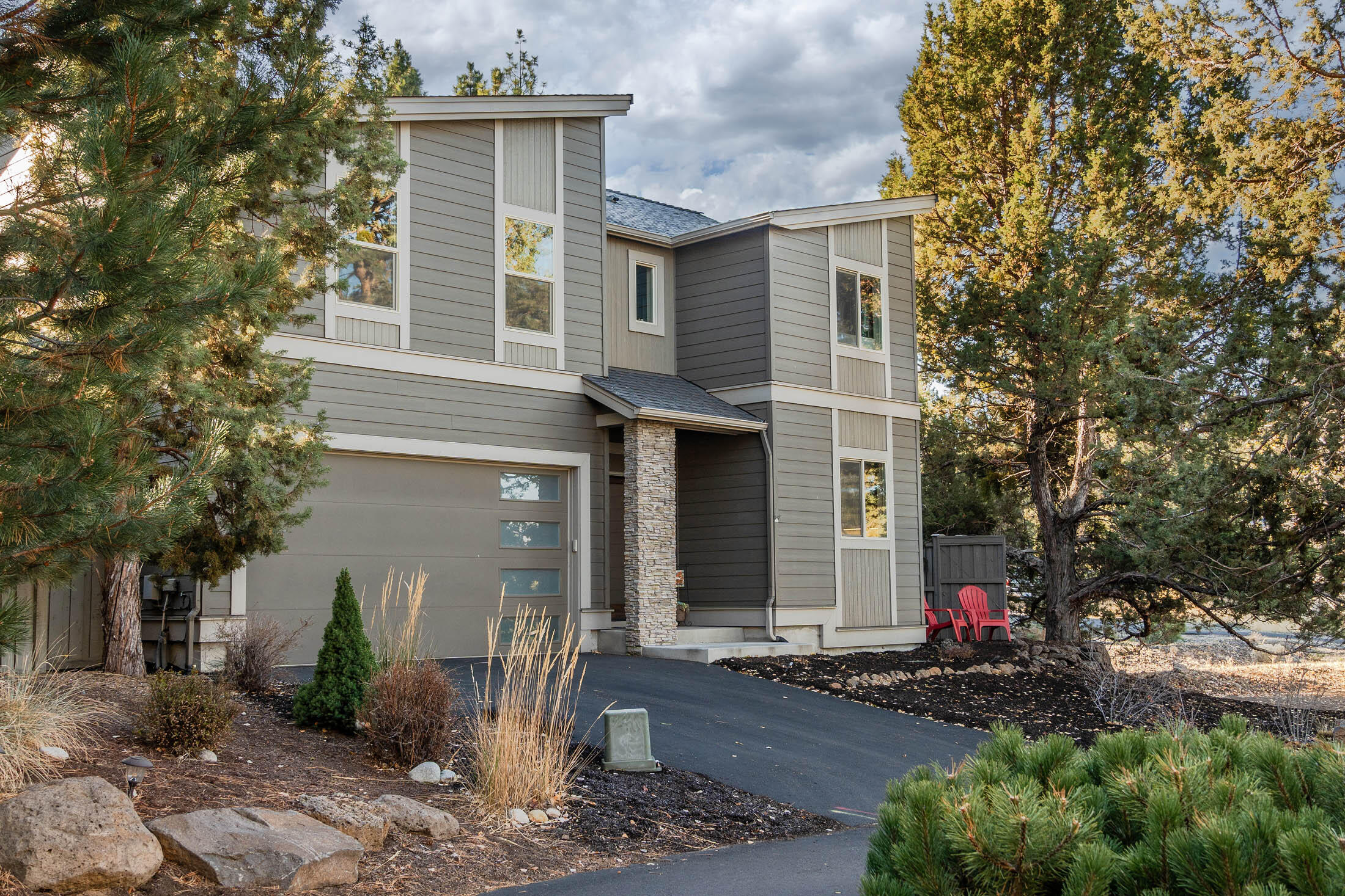 2341 NW Debron Lane