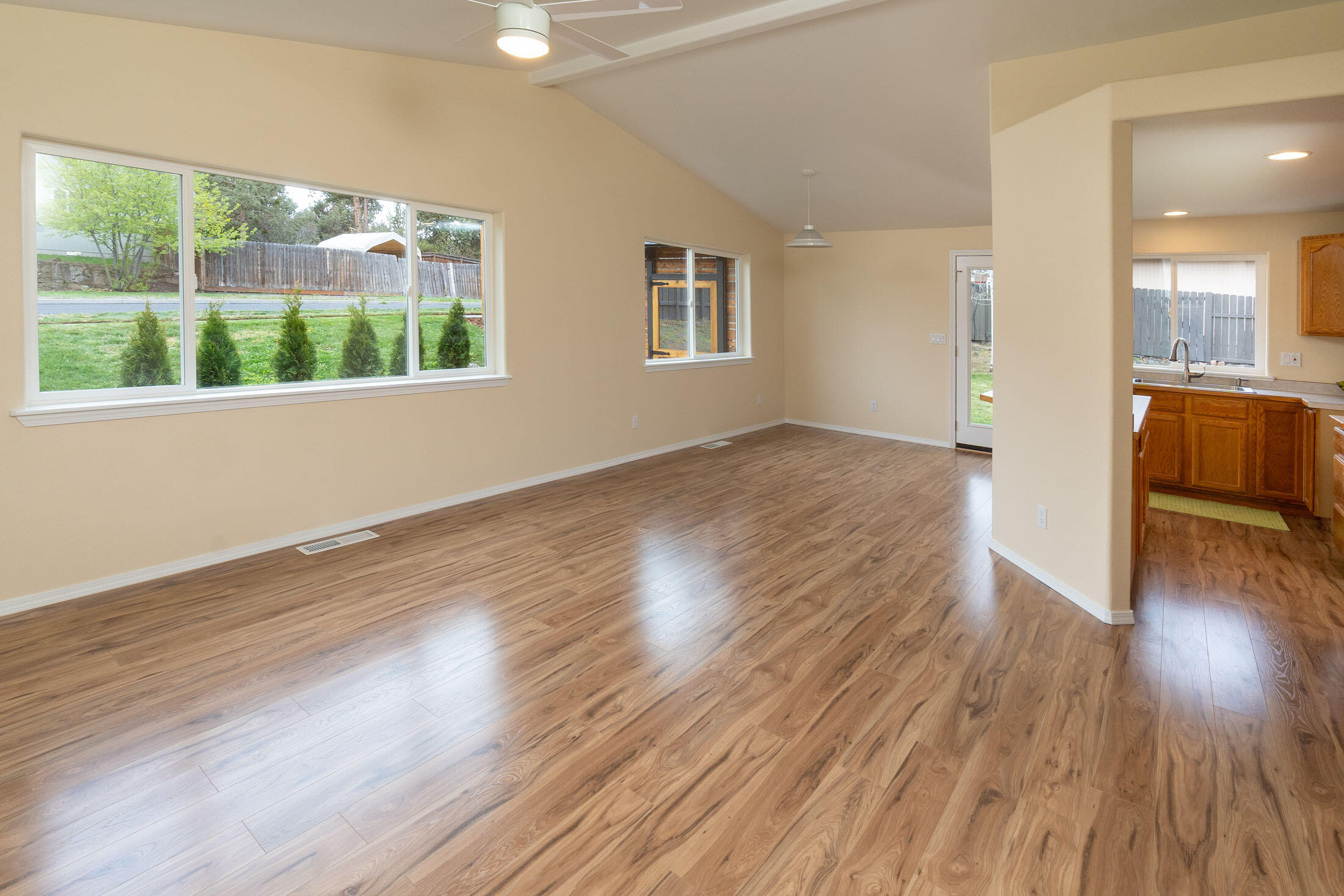 3175 NE Saber Drive