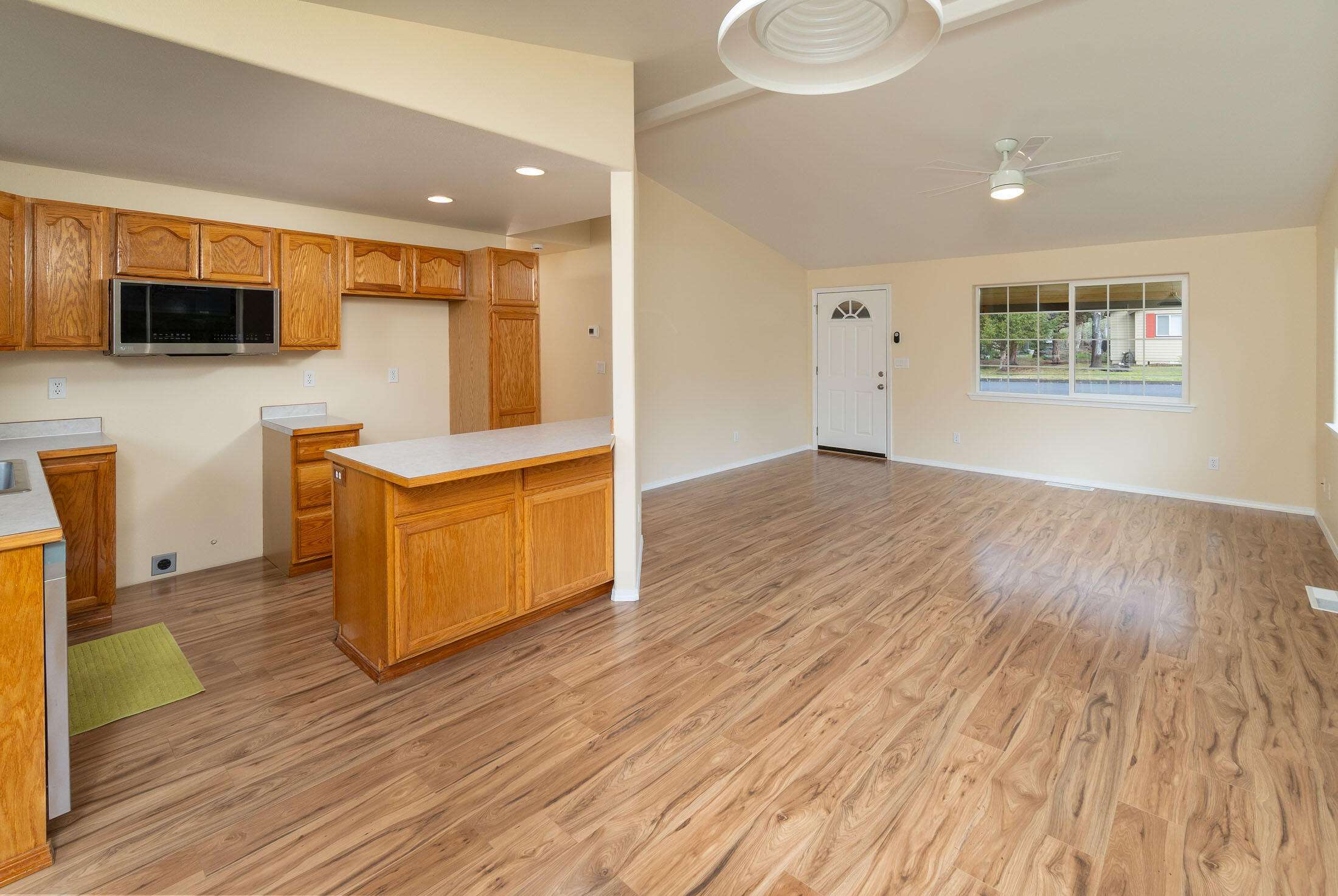 3175 NE Saber Drive