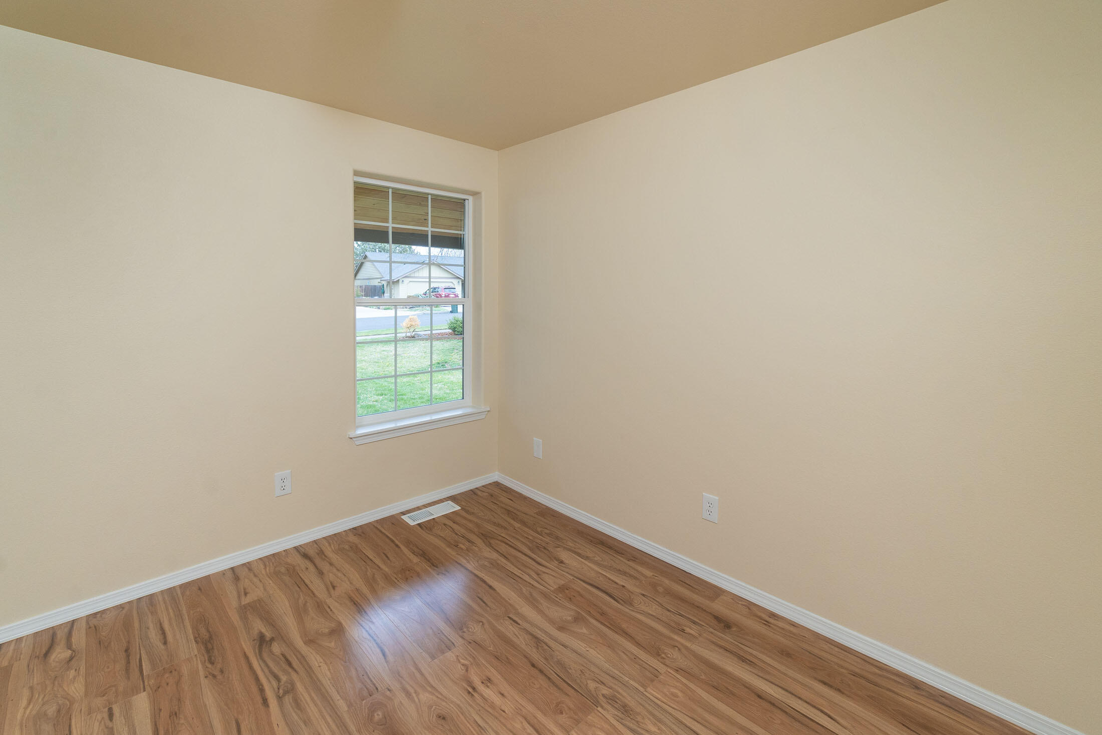 3175 NE Saber Drive