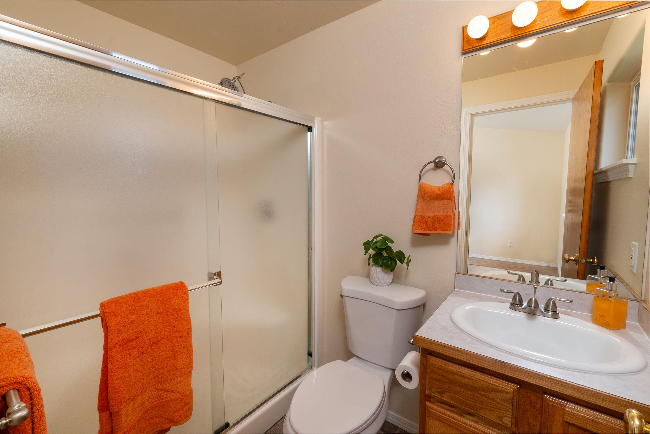 3175 NE Saber Drive