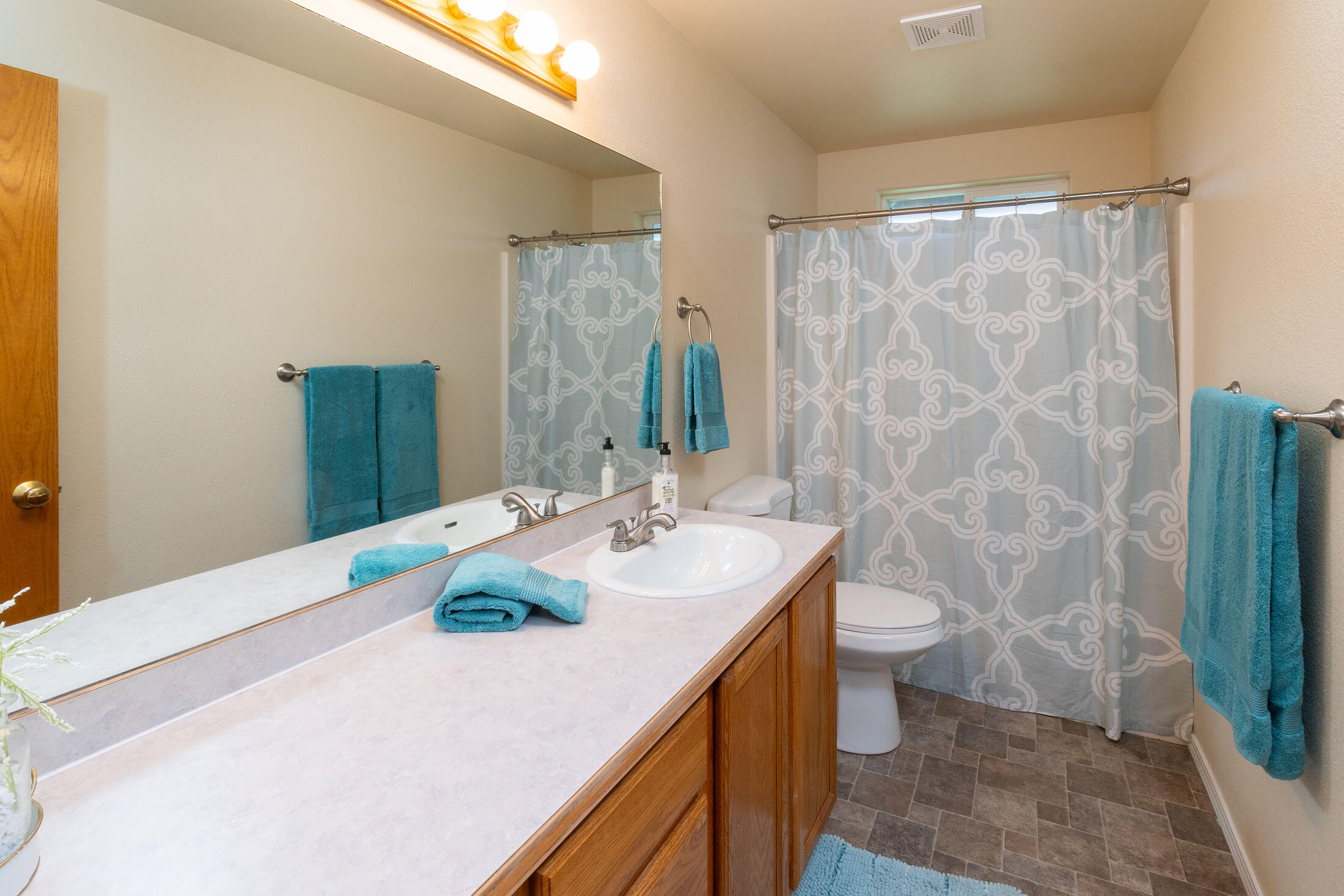 3175 NE Saber Drive