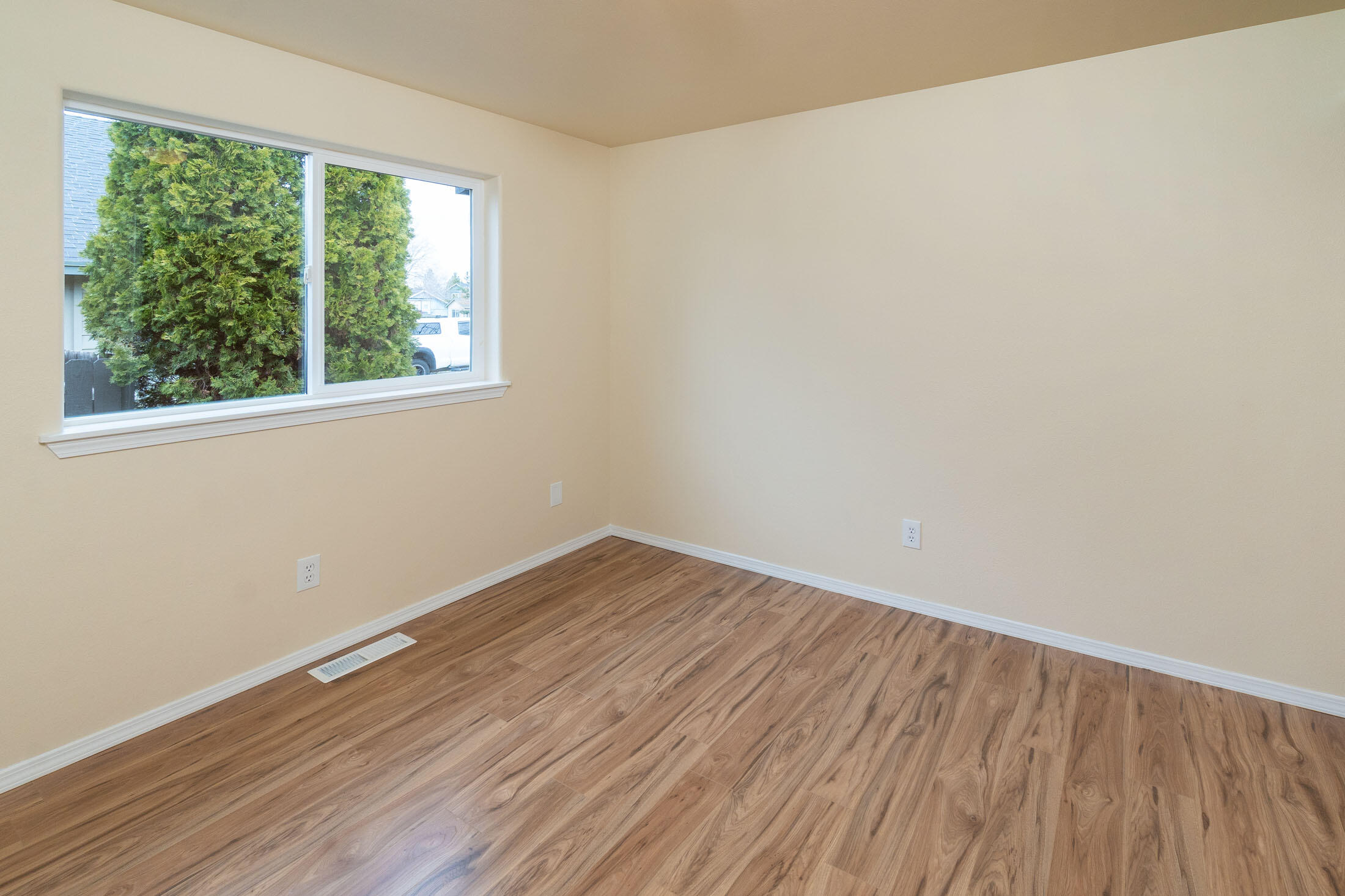 3175 NE Saber Drive