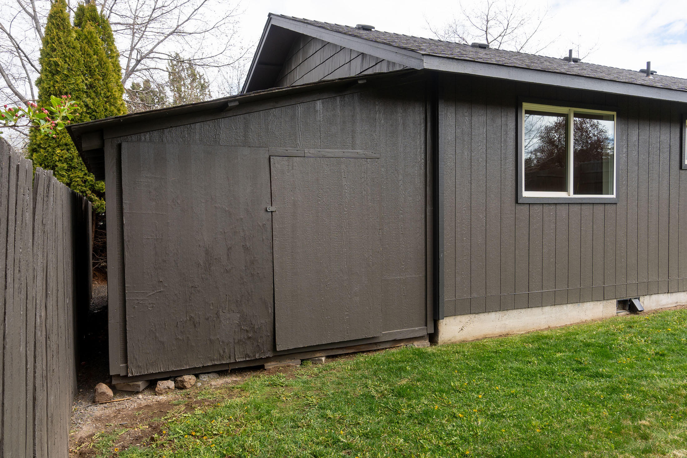3175 NE Saber Drive