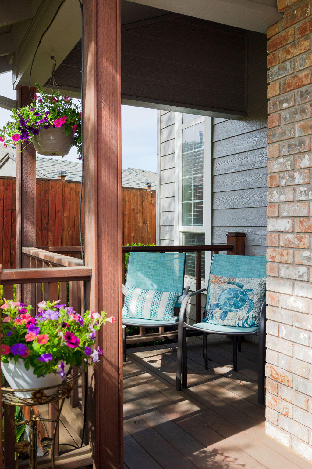 2277 NE Scarlet Court