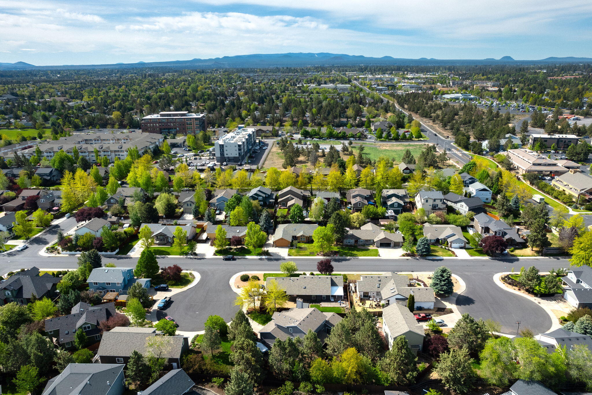 2277 NE Scarlet Court