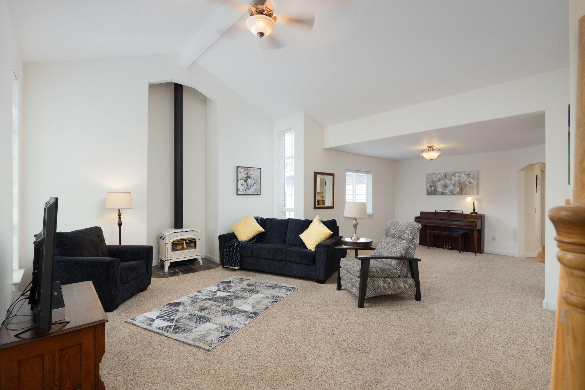 2277 NE Scarlet Court