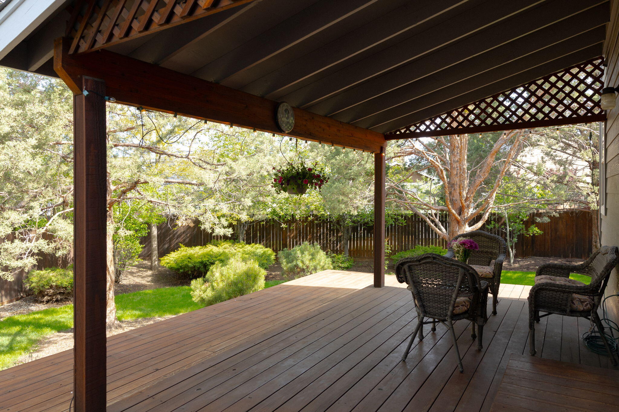 2277 NE Scarlet Court