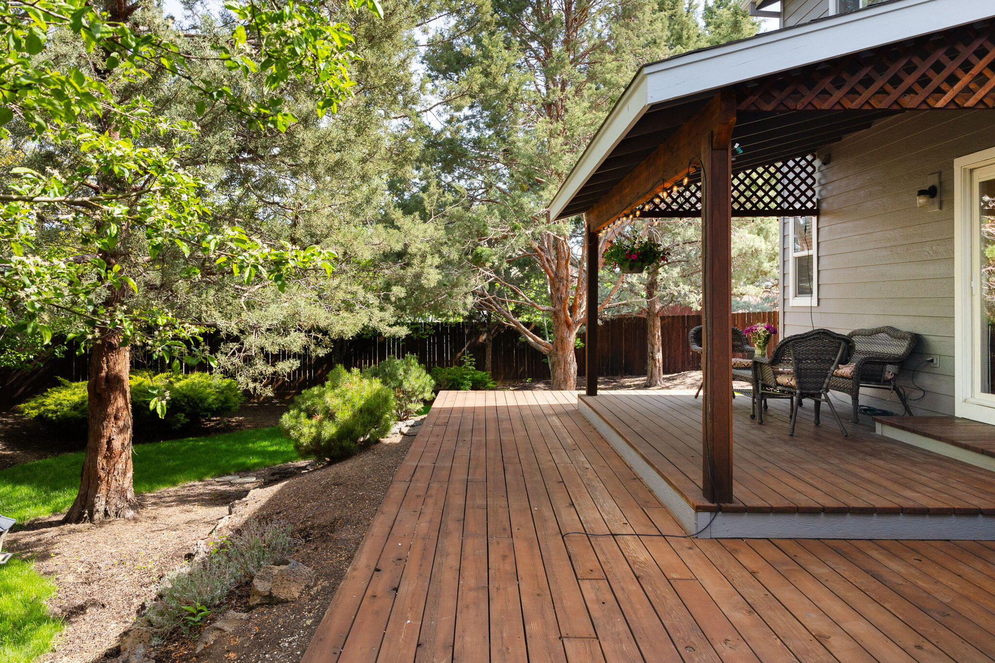 2277 NE Scarlet Court