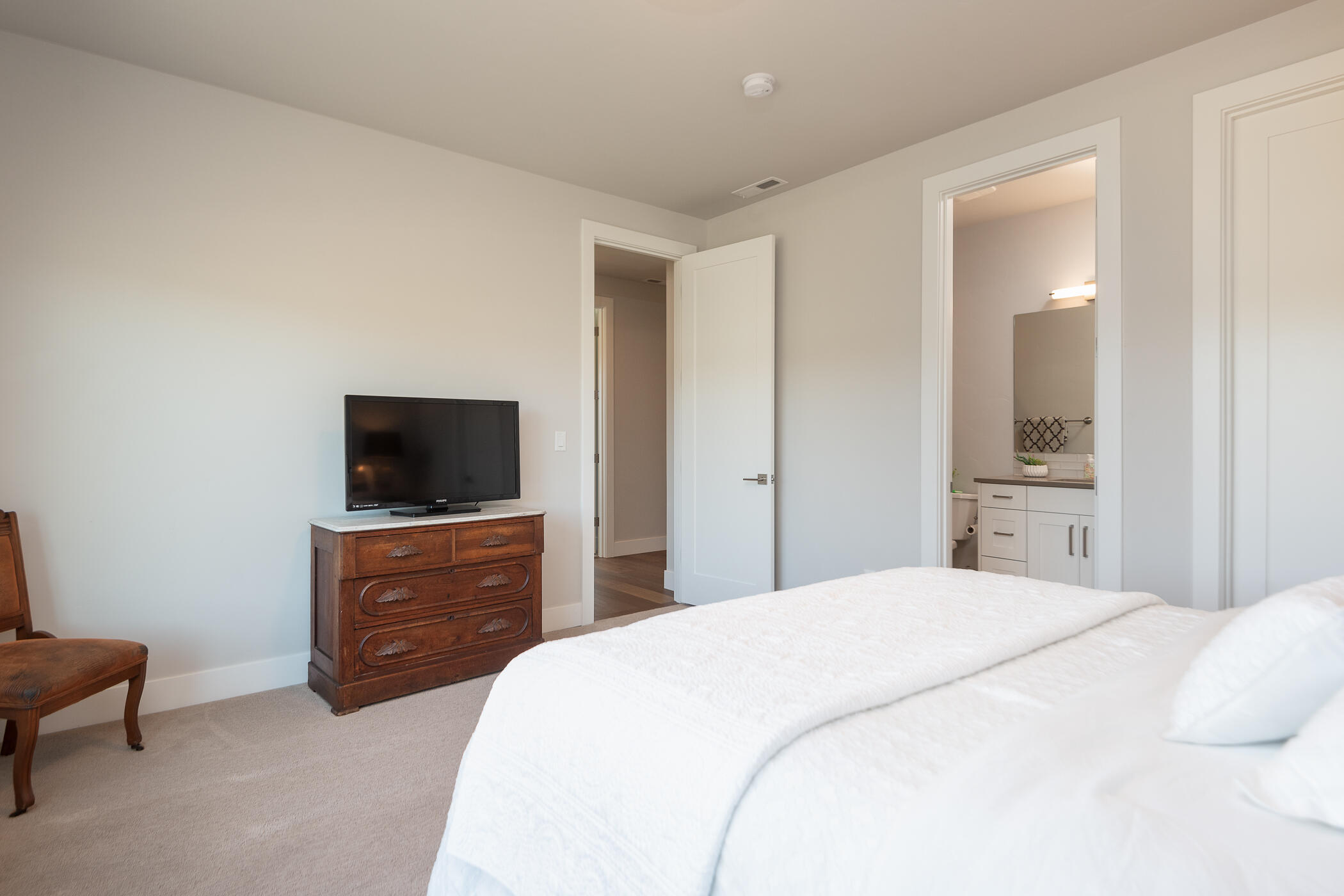 60877 SW Deer Creek Place