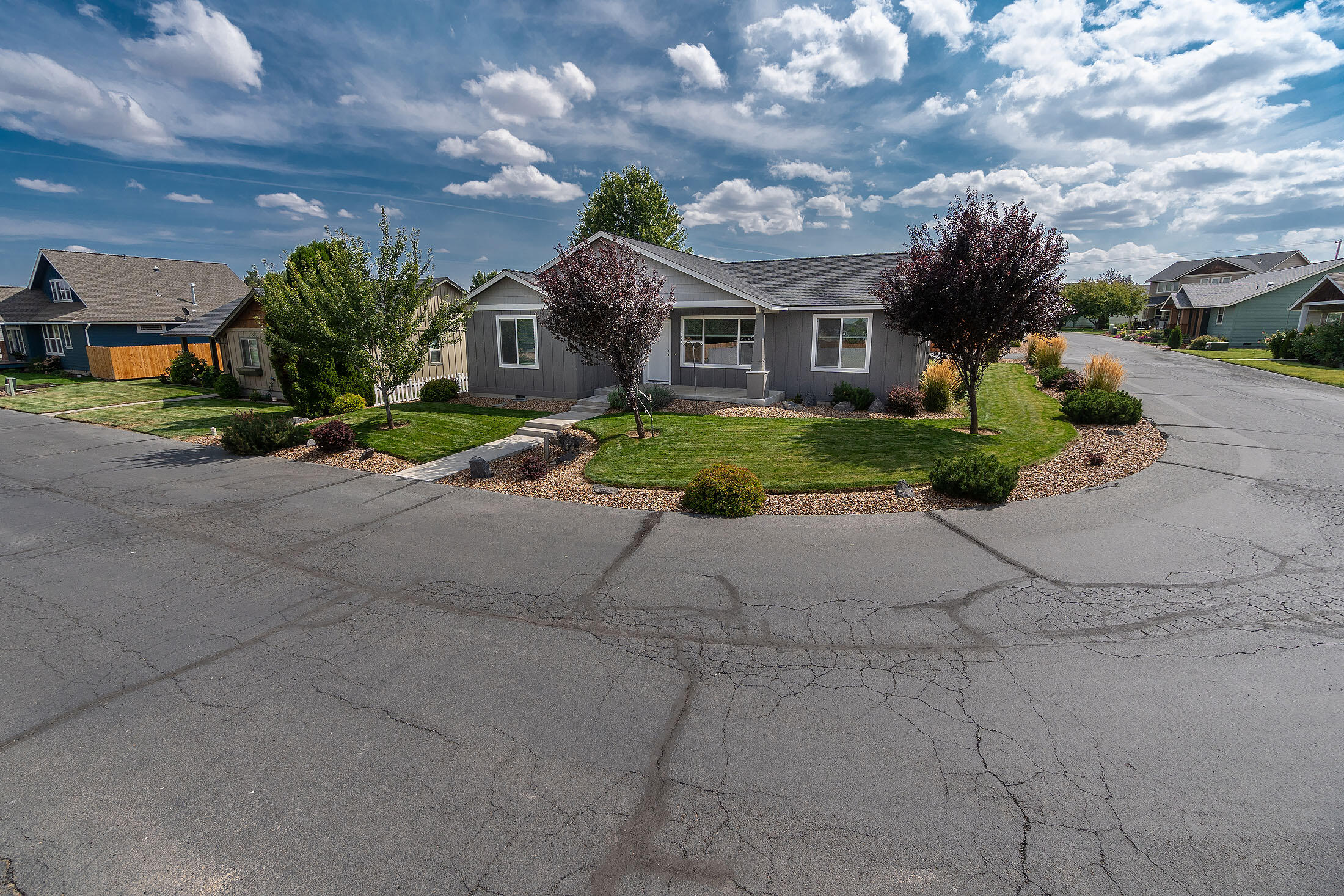 530 SW Sunrise Circle