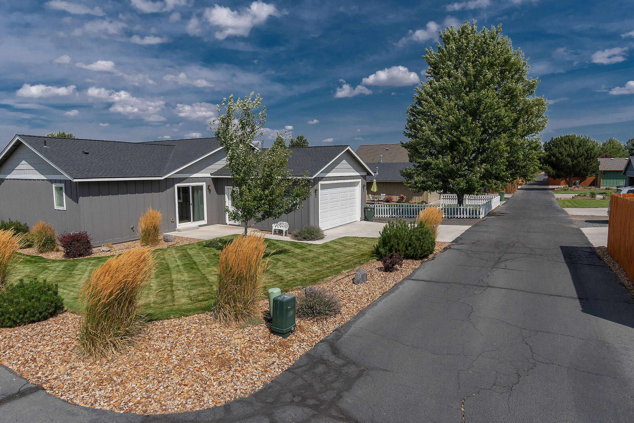 530 SW Sunrise Circle