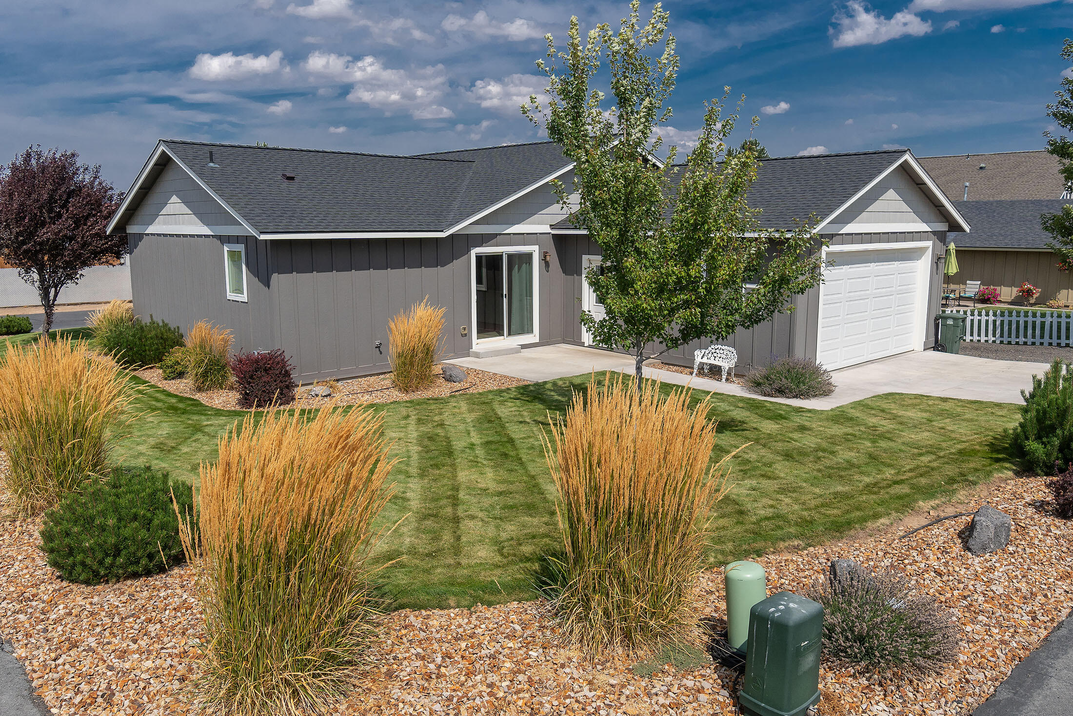 530 SW Sunrise Circle