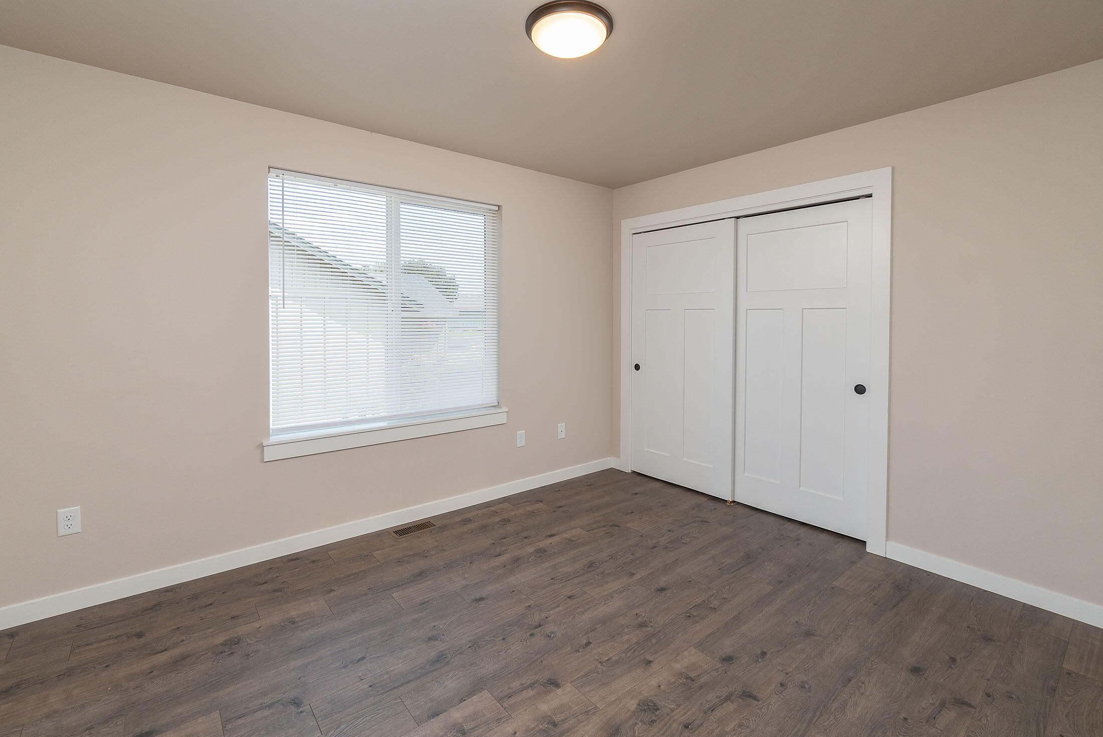 530 SW Sunrise Circle