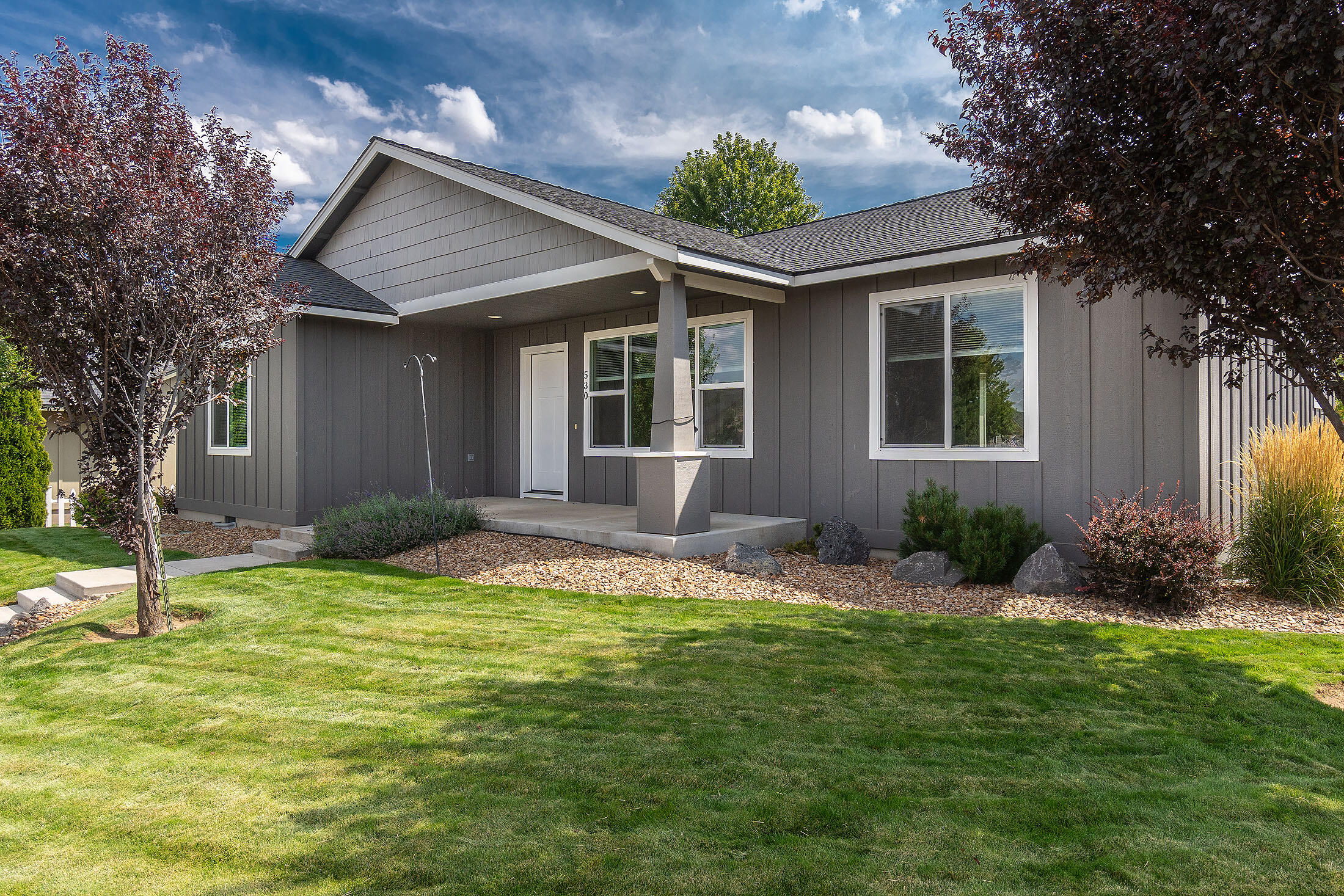 530 SW Sunrise Circle