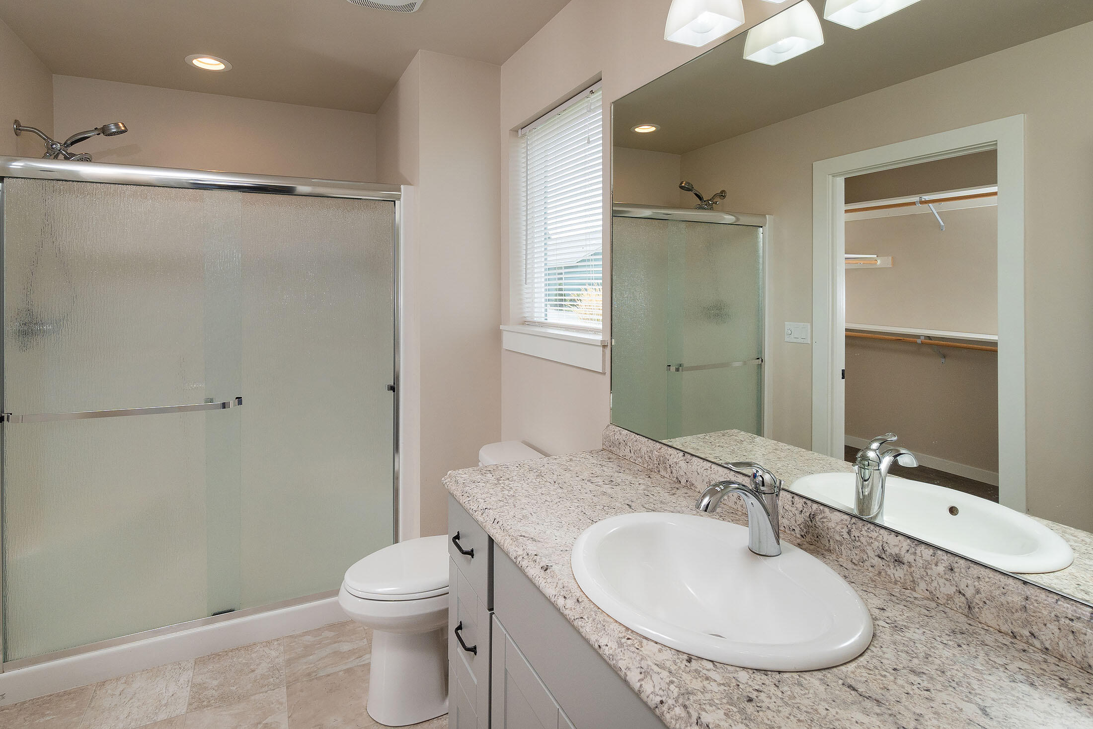 530 SW Sunrise Circle