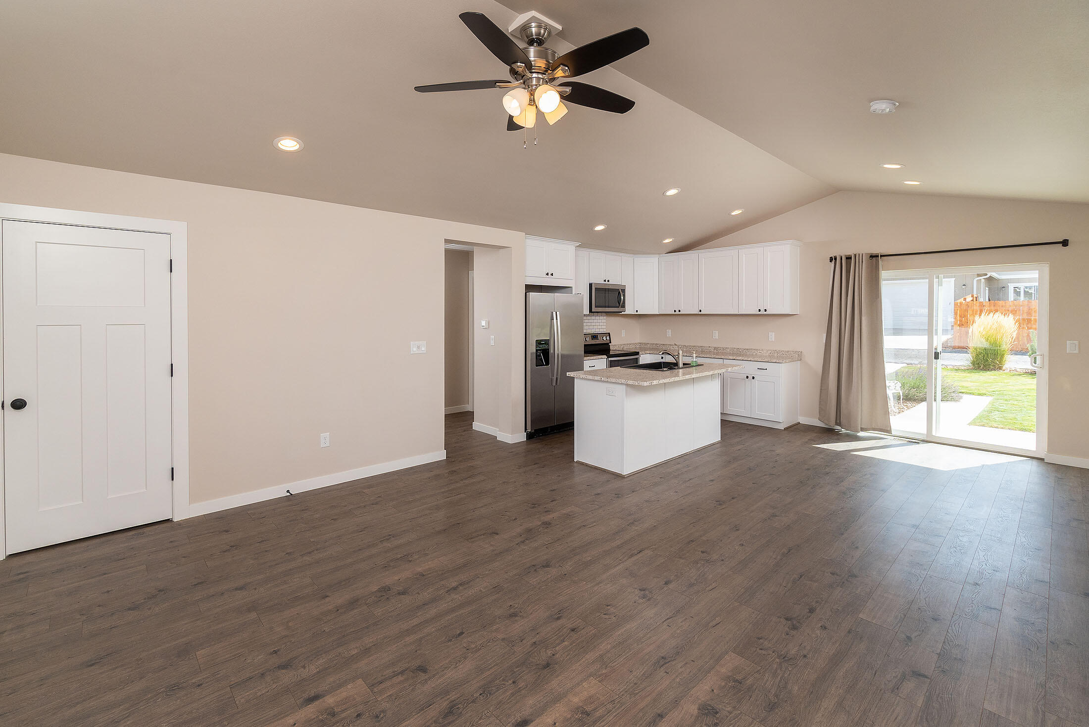 530 SW Sunrise Circle