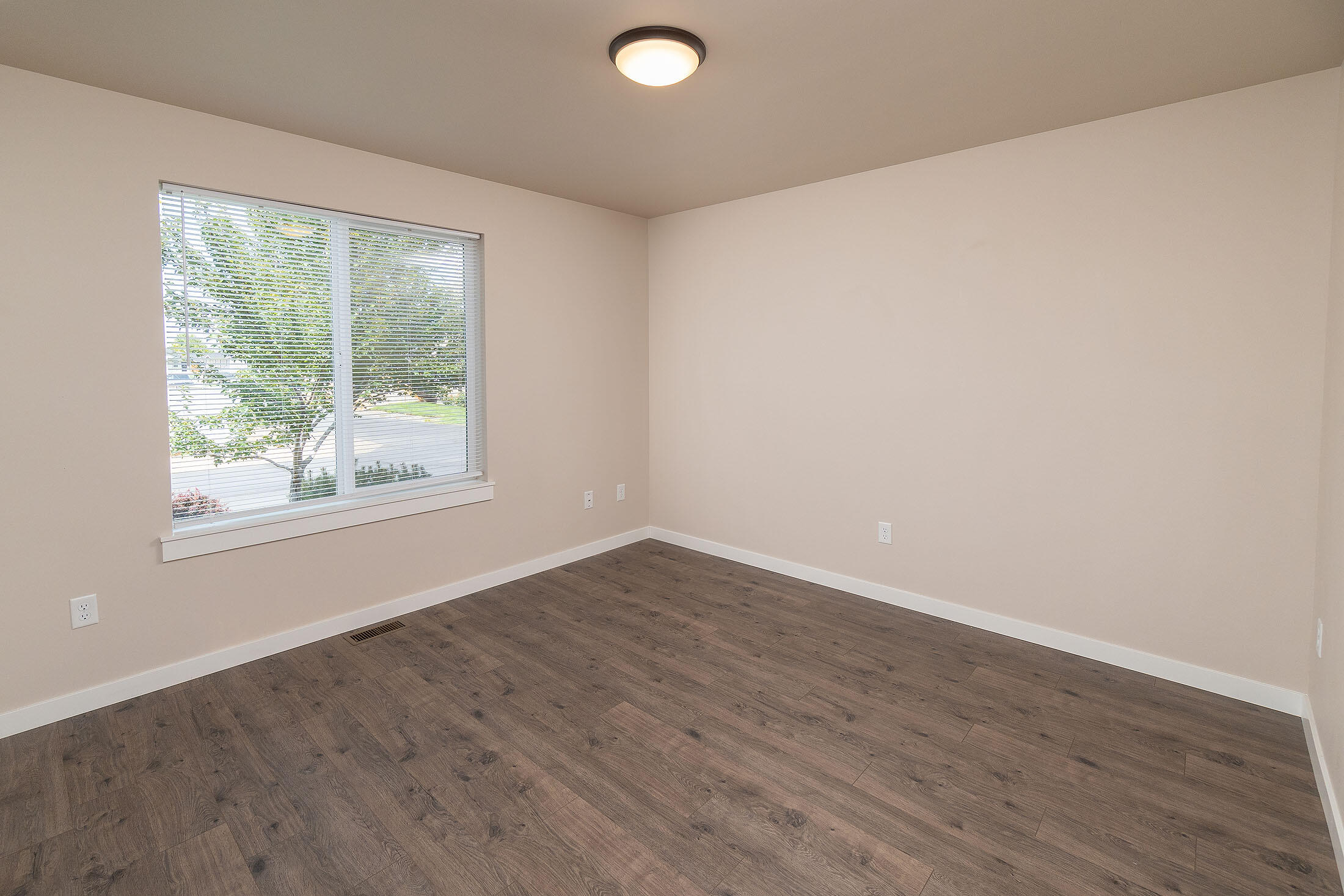 530 SW Sunrise Circle