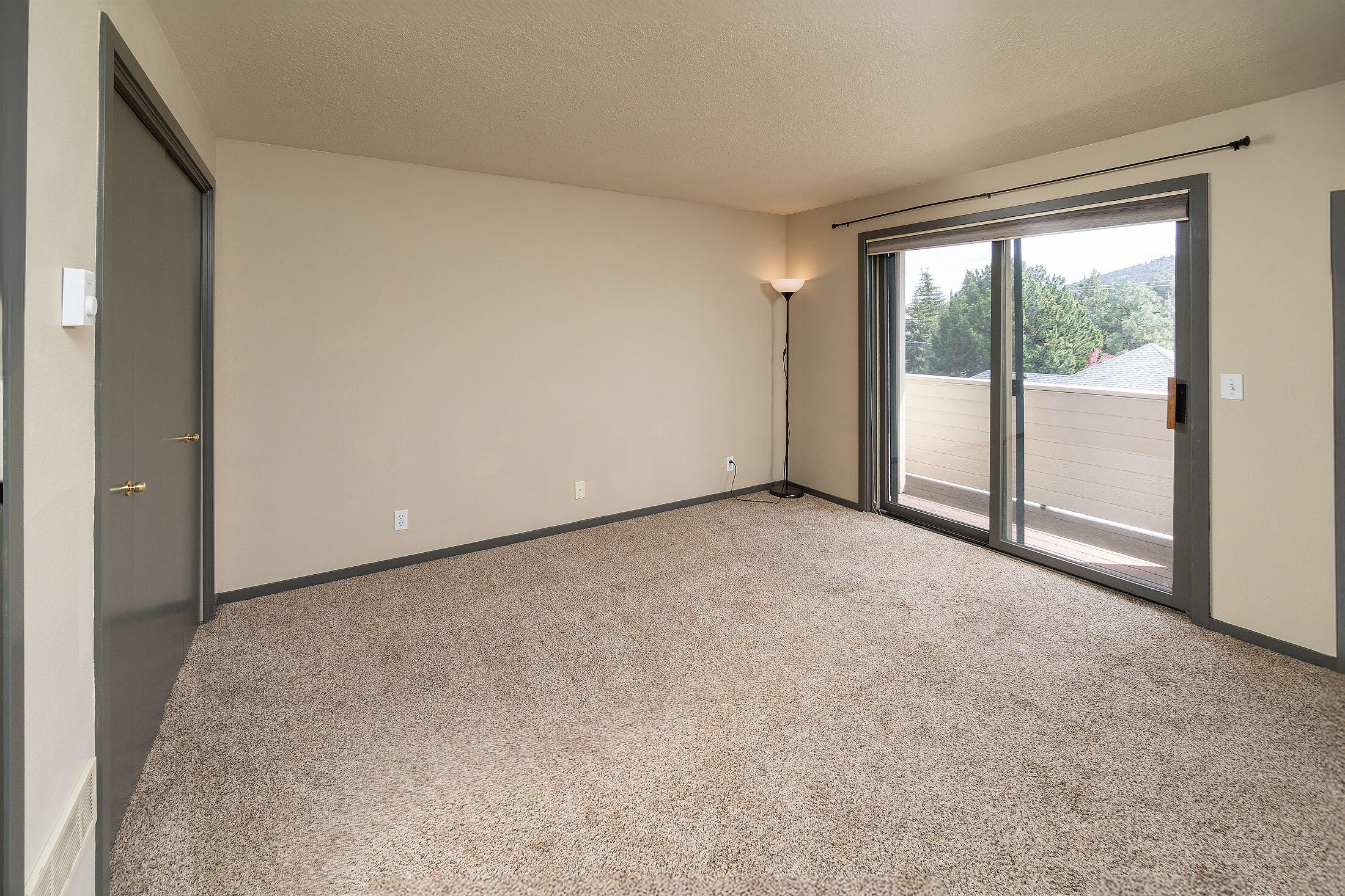 1050 NE Butler Market Road, APT 28