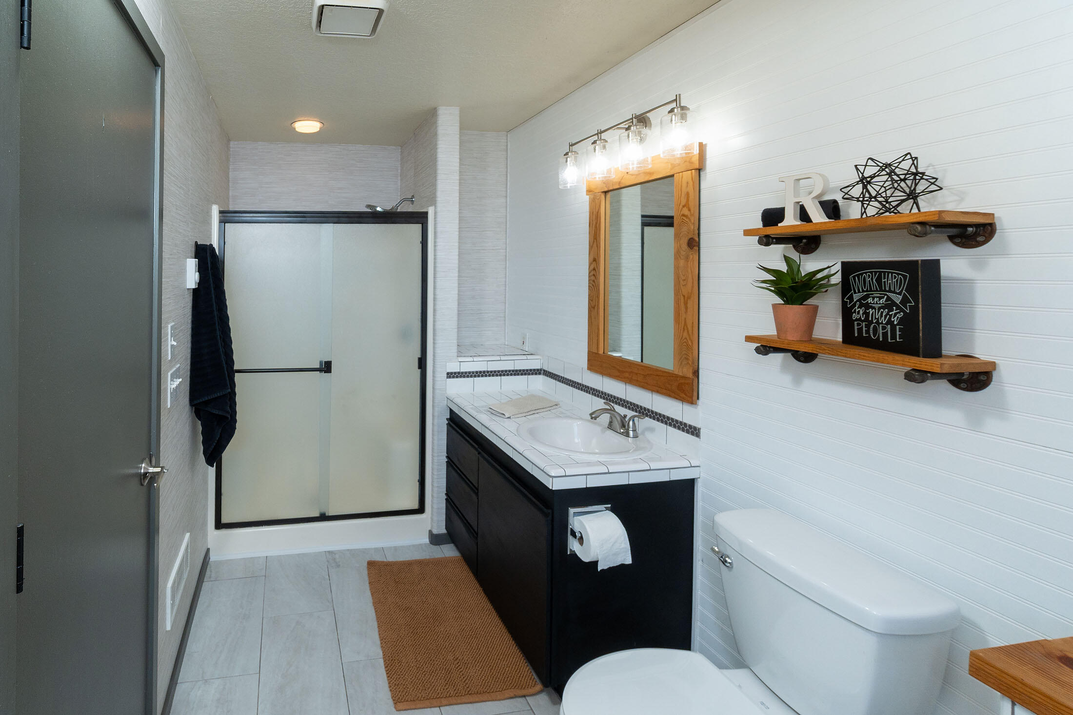 1050 NE Butler Market Road, APT 28