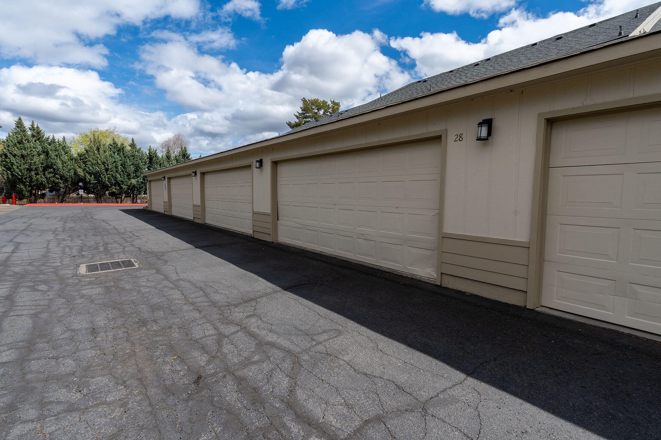 1050 NE Butler Market Road, APT 28