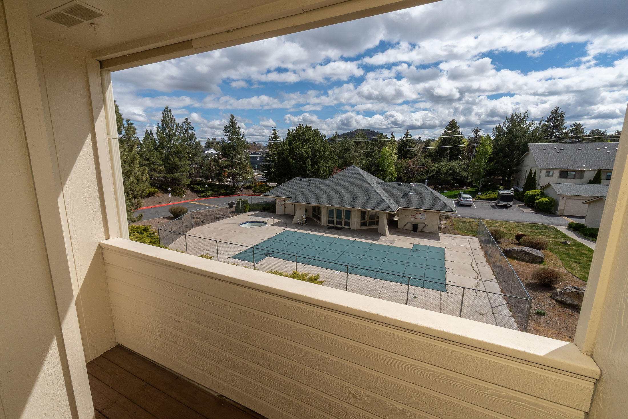 1050 NE Butler Market Road, APT 28