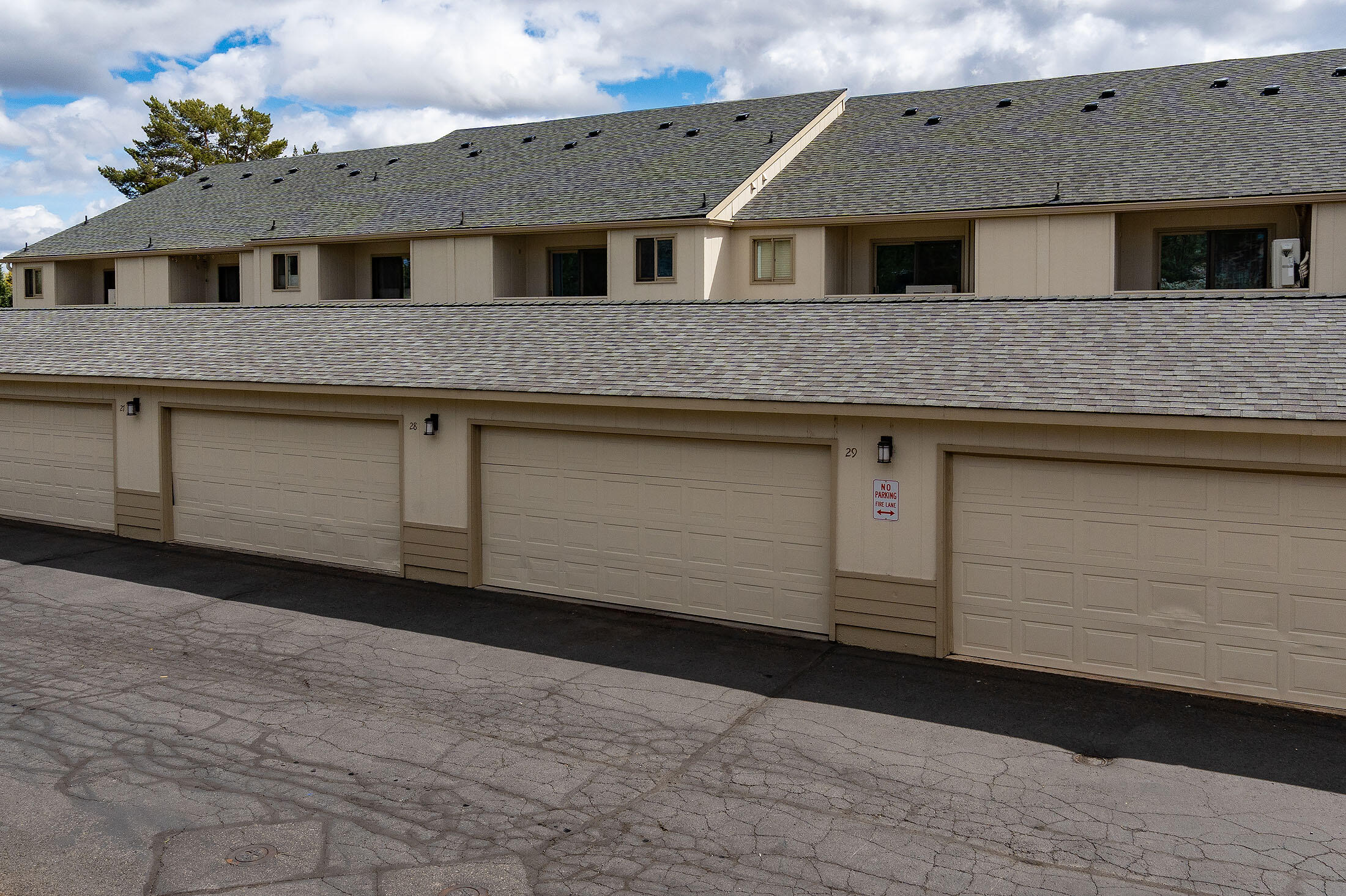 1050 NE Butler Market Road, APT 28